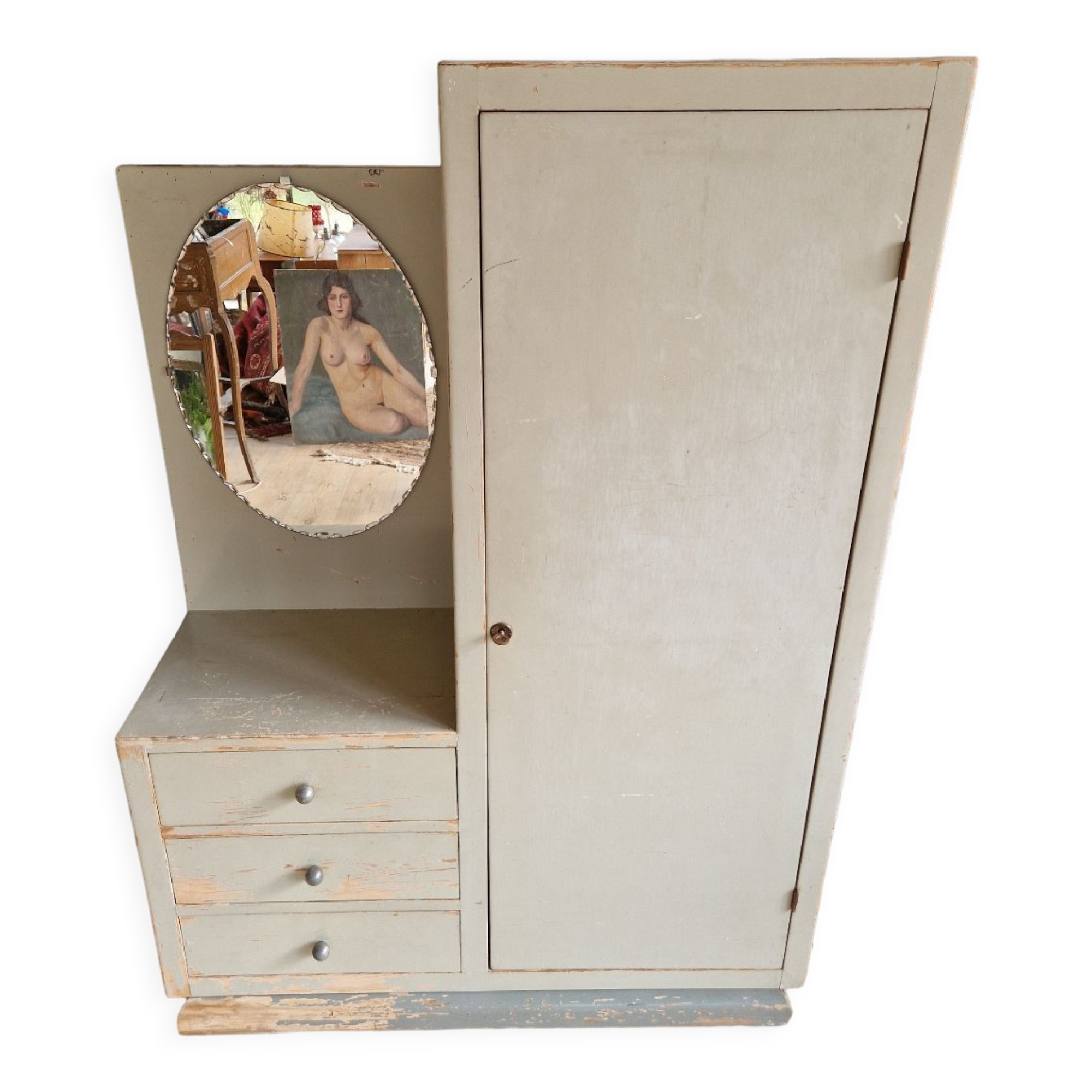 Asymmetrical cabinet