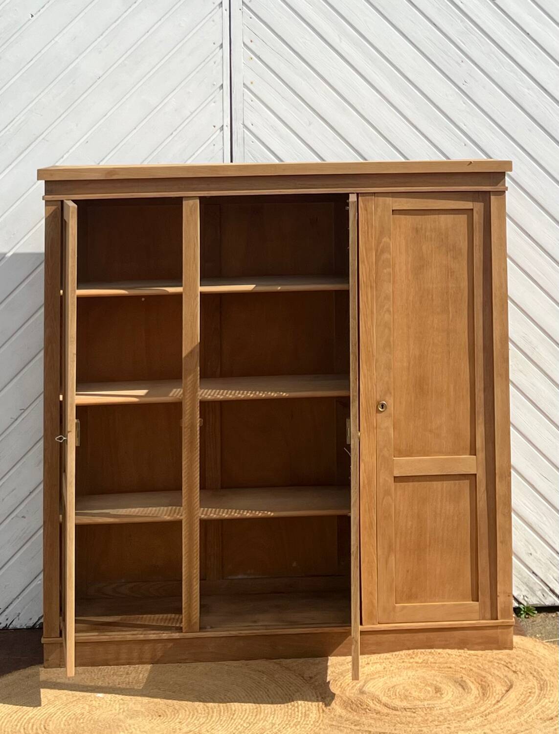 Armoire parisienne vintage