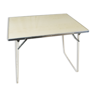 Camping table in wood and formica