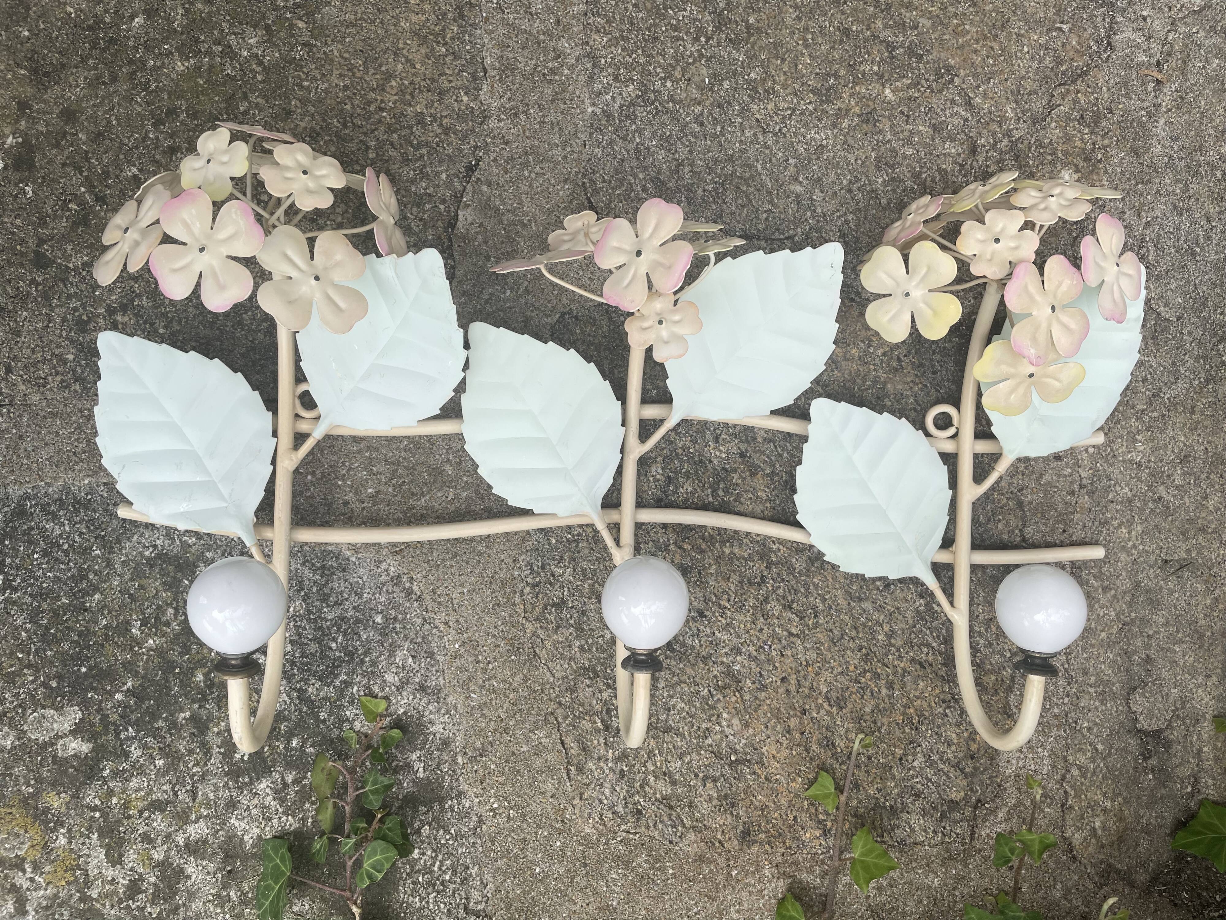 Hydrangea coat rack