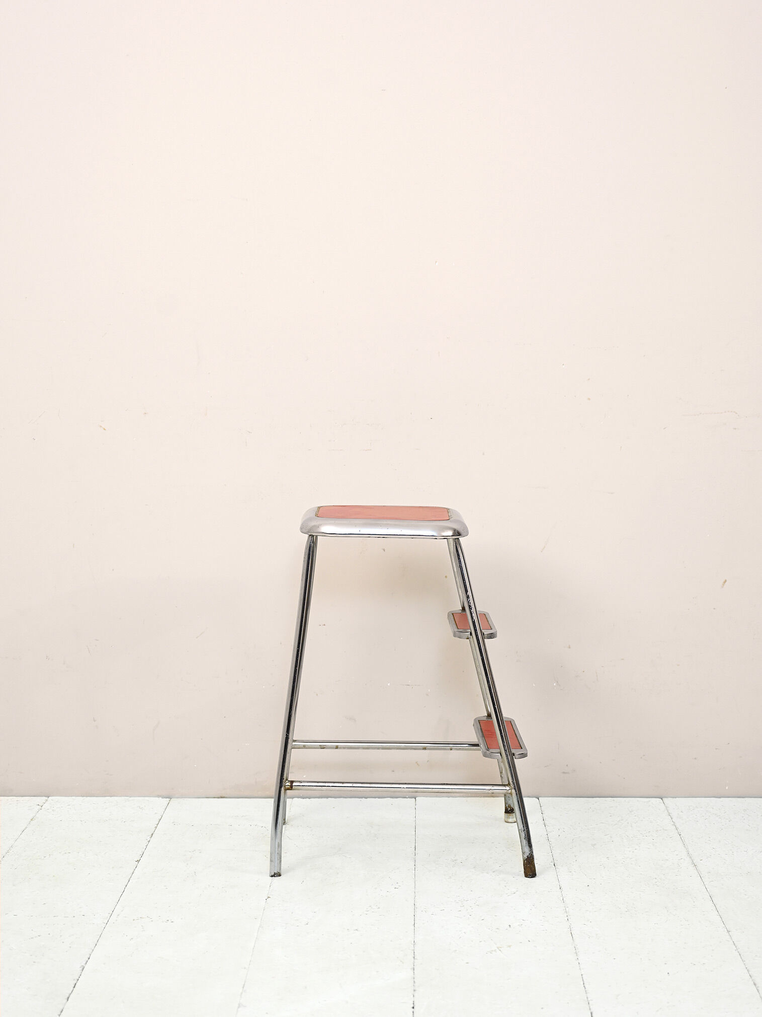 Metal ladder / red