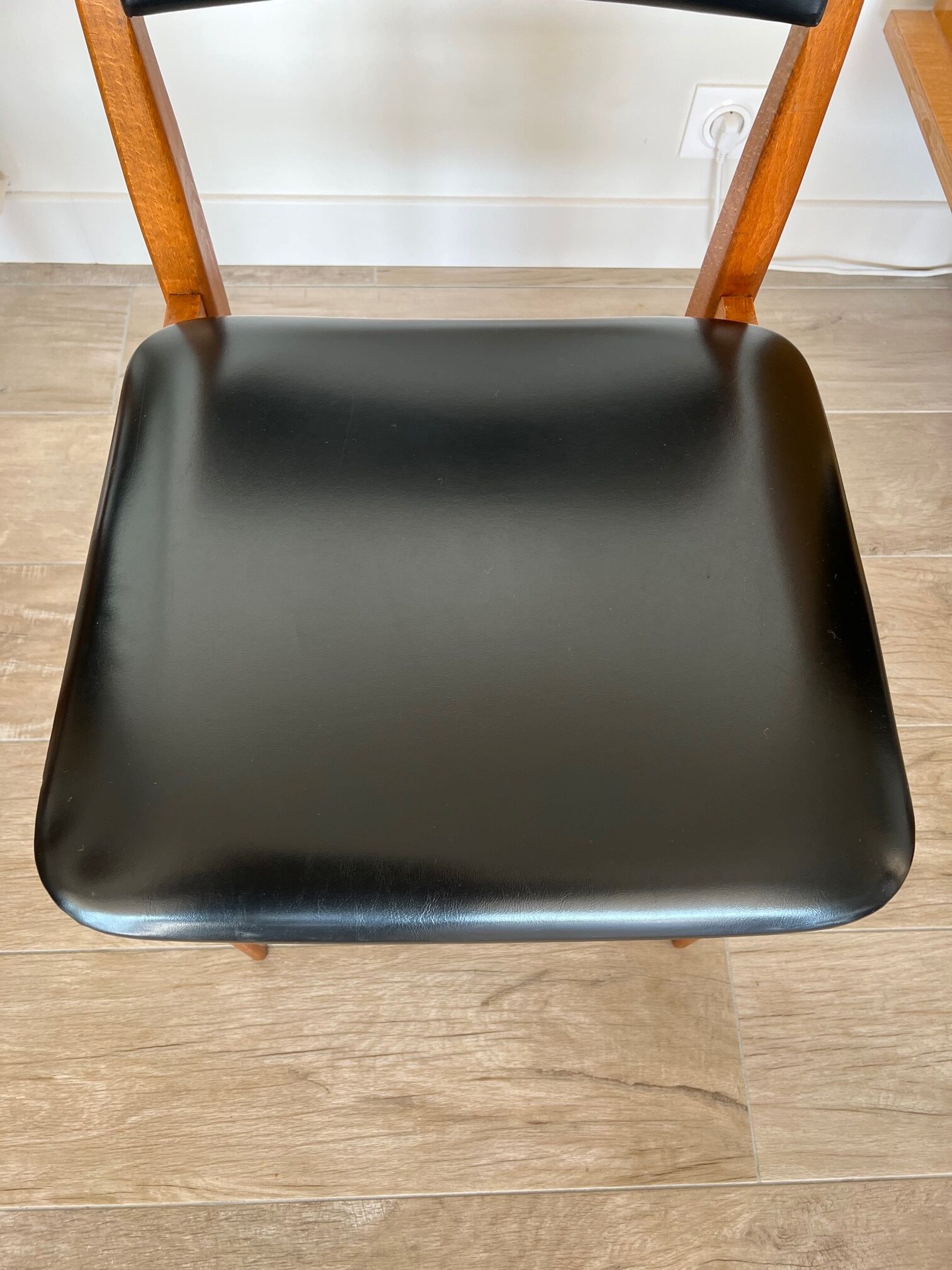 Set of 4 Scandinavian chairs