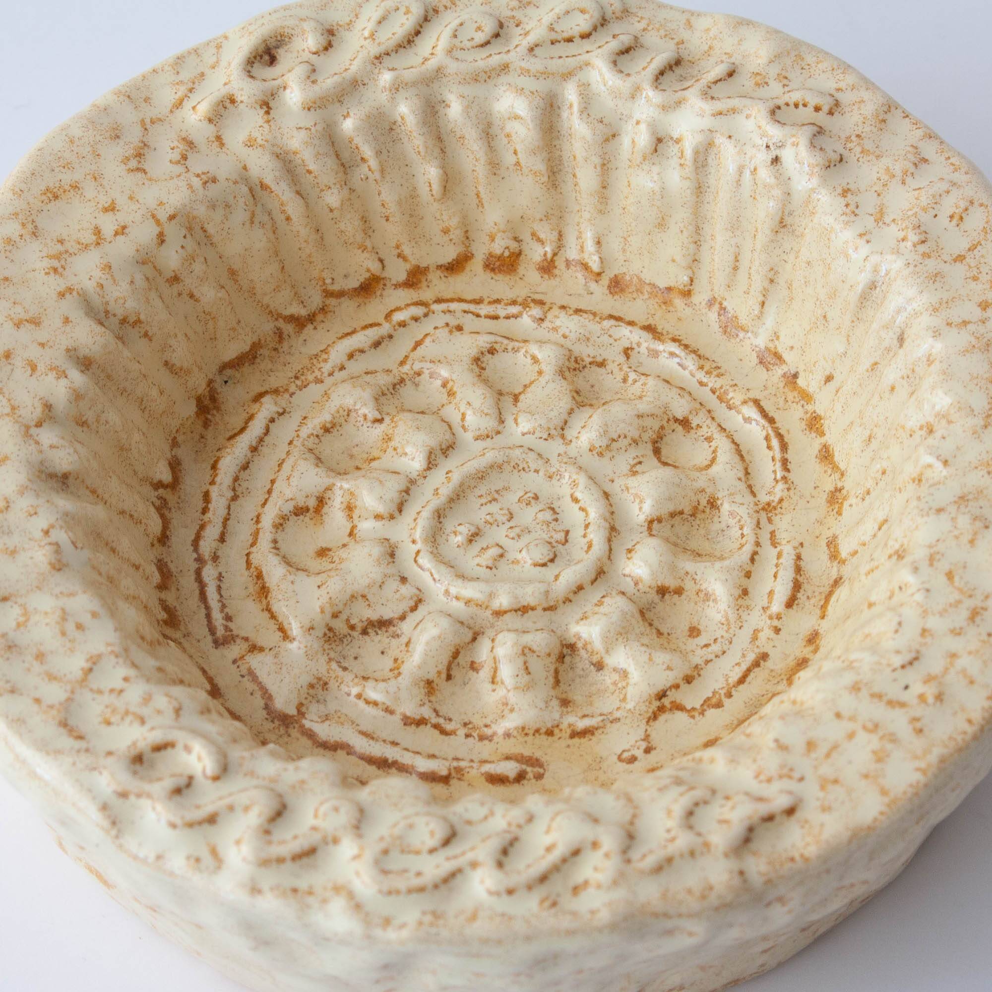 1970s Beige Textured Ceramic Ashtray from Aleluia