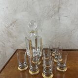 Carafe and 7 liqueur glasses