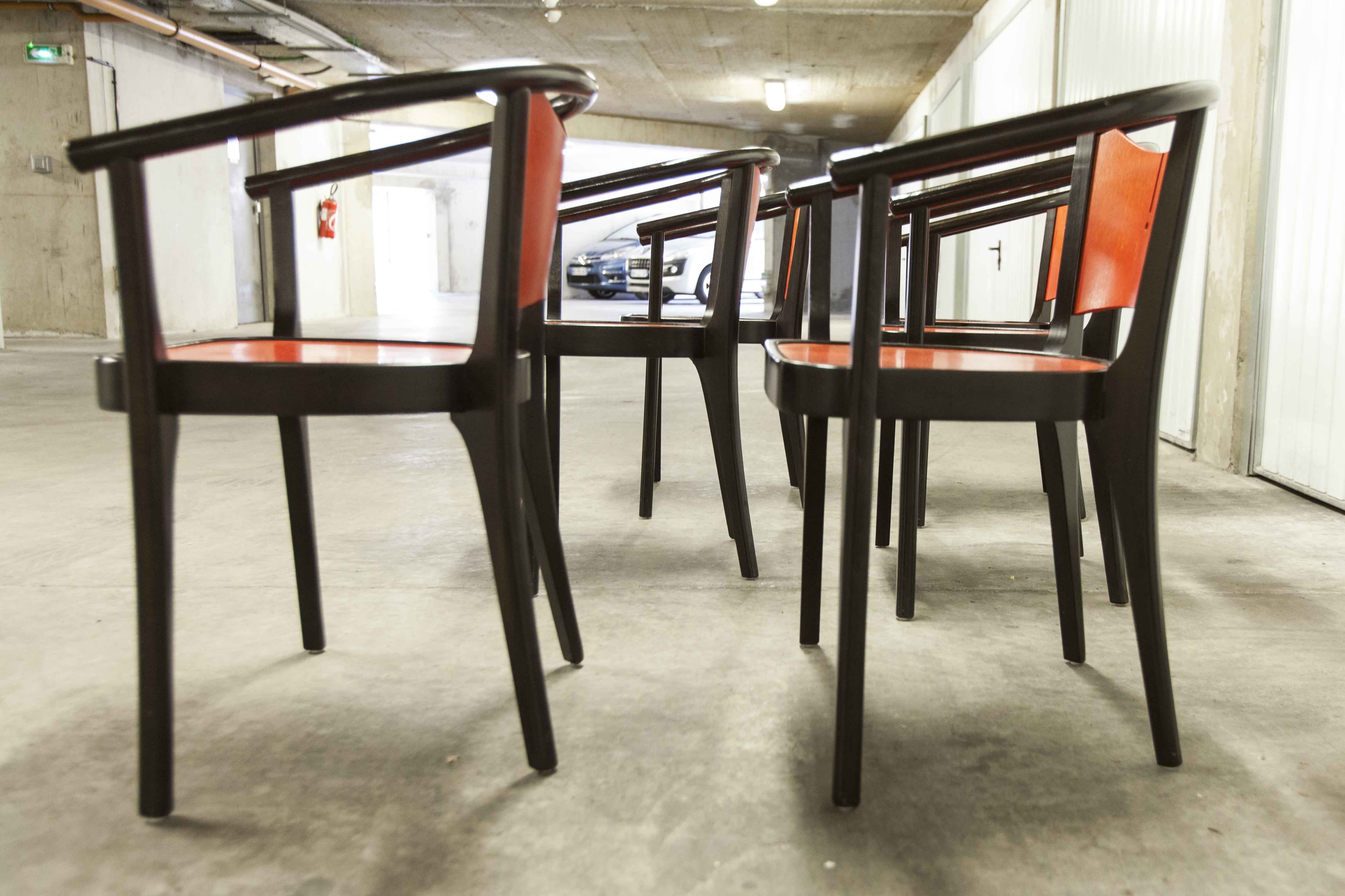 Table and 6 armchairs Baumann Diese, design Pagnon Pelhaître, Wenge color and red,