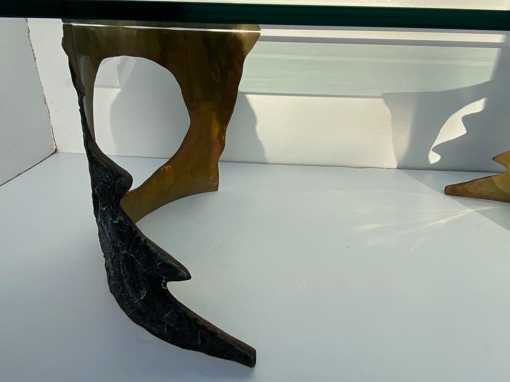 Table basse en bronze massif & verre par Willy Ceysens, 1970s