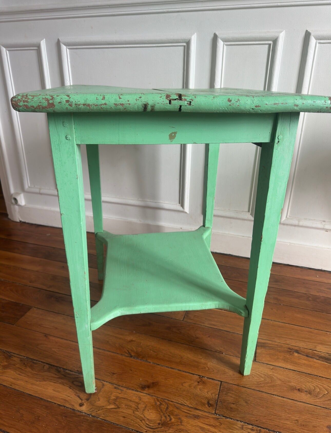 Vintage farmhouse table in solid wood with beautiful antique patina.
