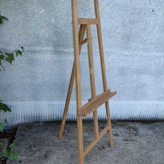 Folding easel