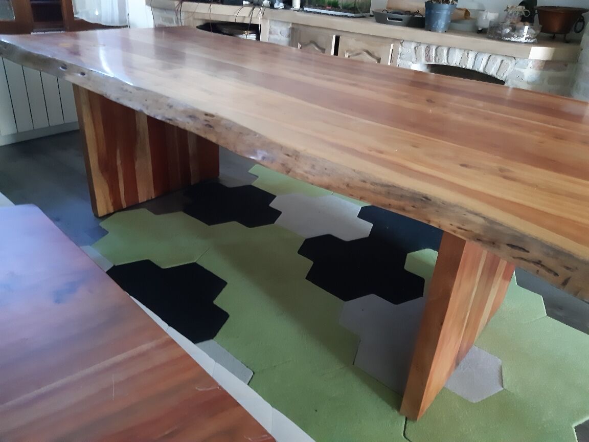 Solid acacia table