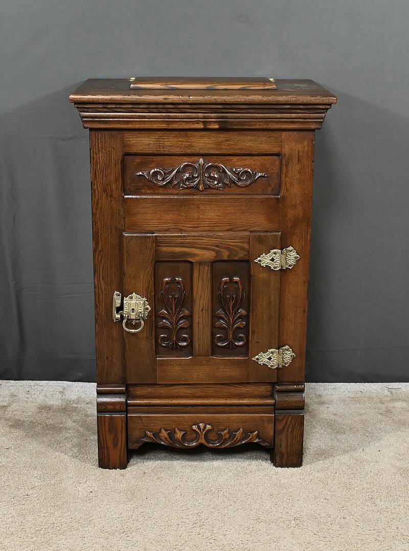 Small Oak Icebox – Early 20th Century