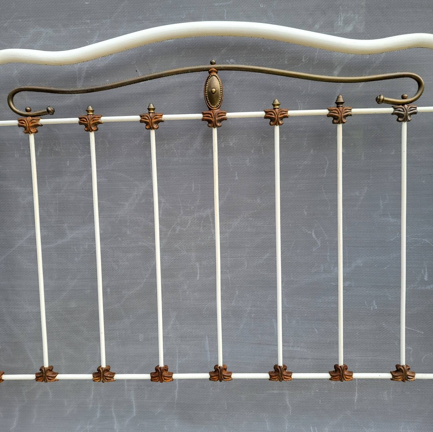 Art Deco Accolade Bed on Casters 190x120