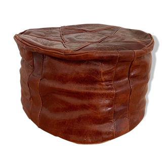Tawny leather pouf