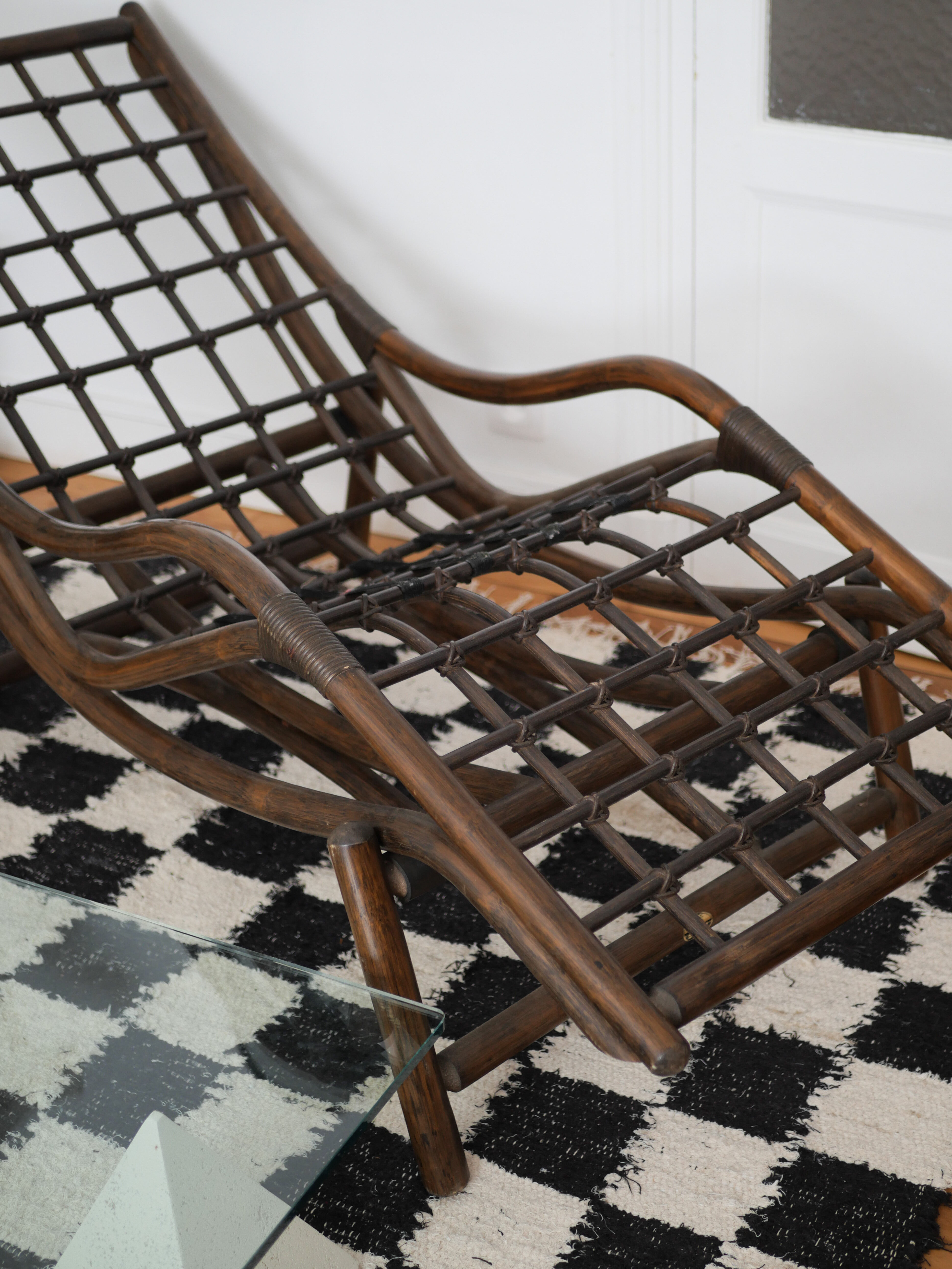 Rattan chaise longue