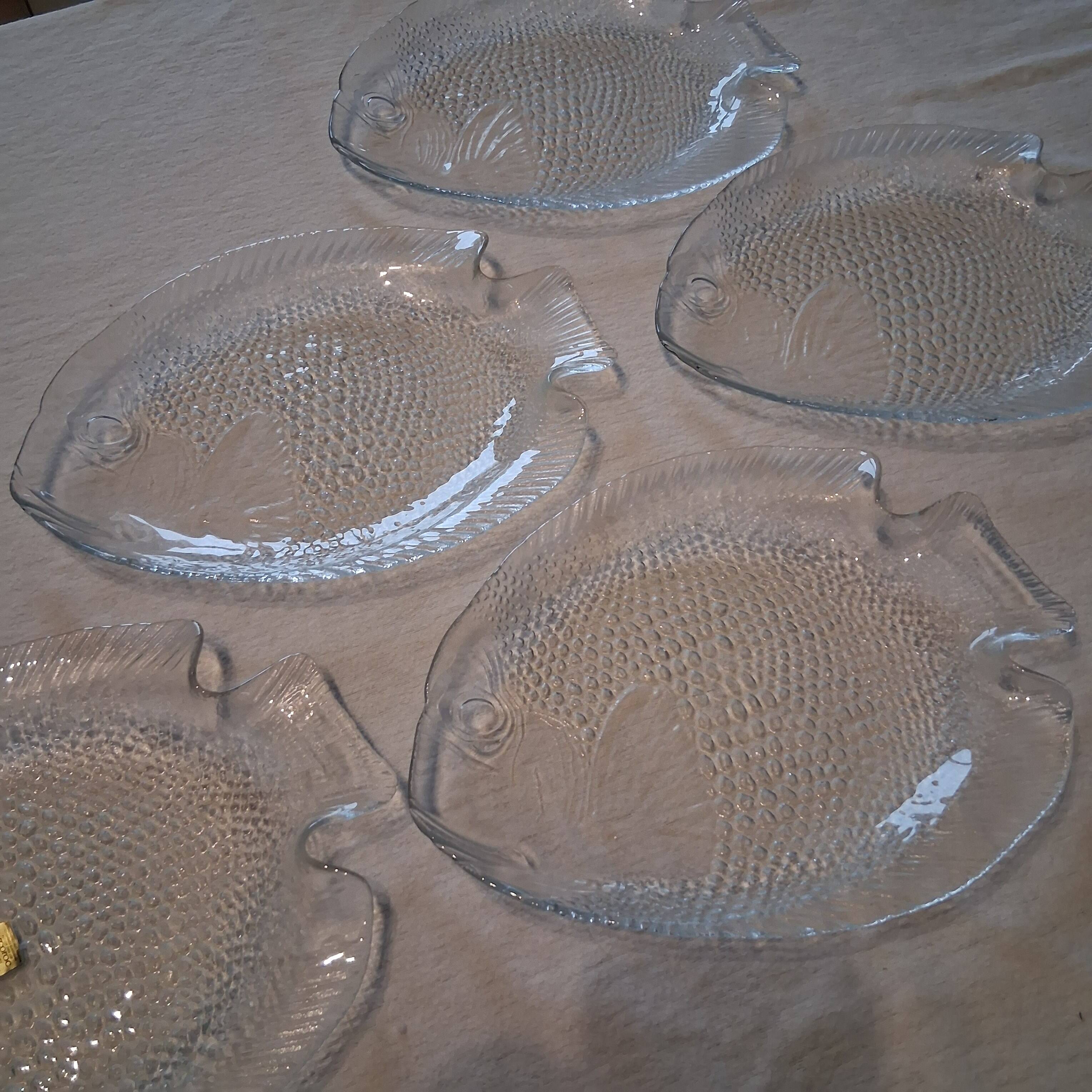 6 glass fish plates from Arcoroc in very good condition.