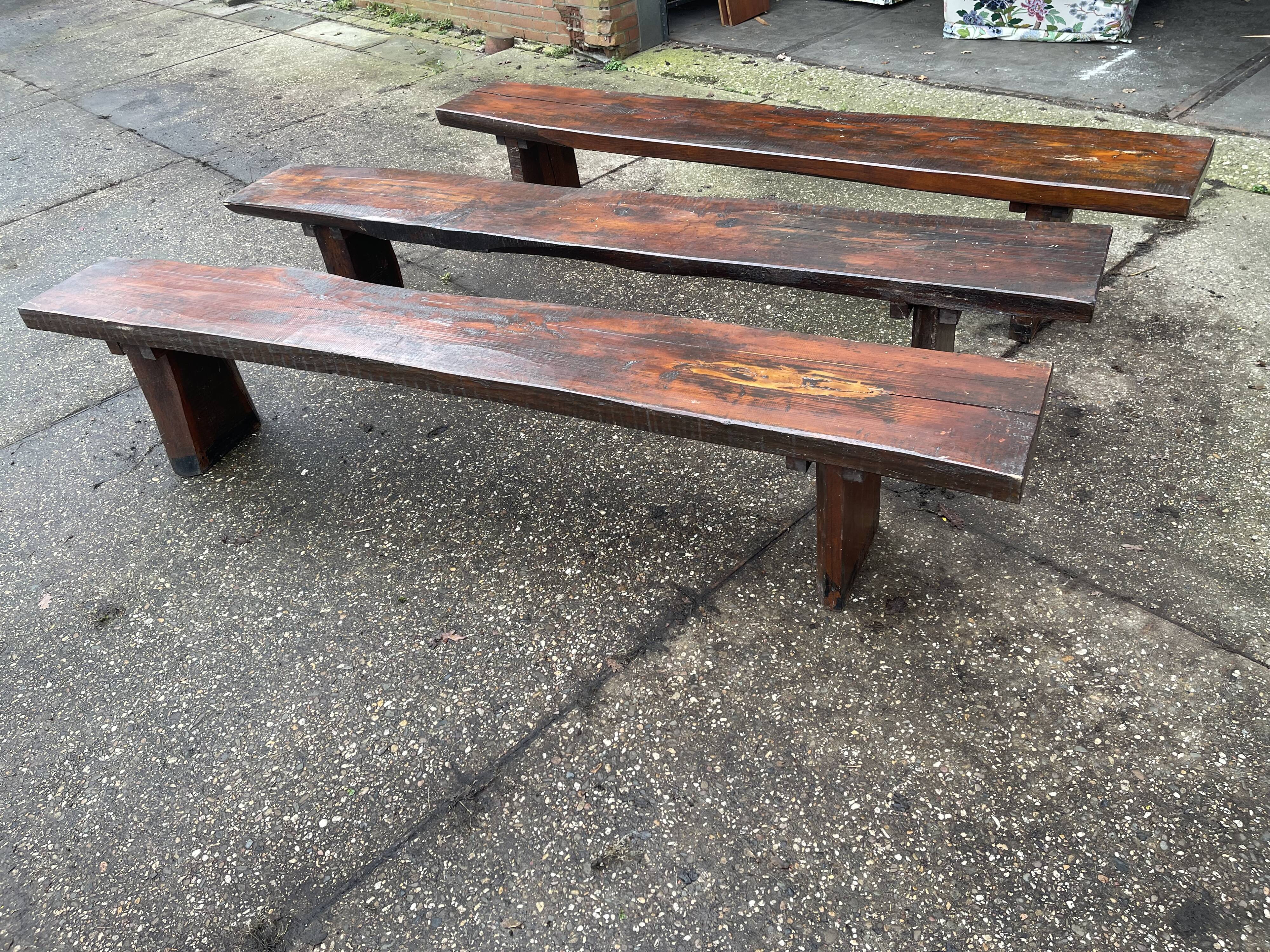 Banquette en bois massif vernis, milieu du XXe siècle