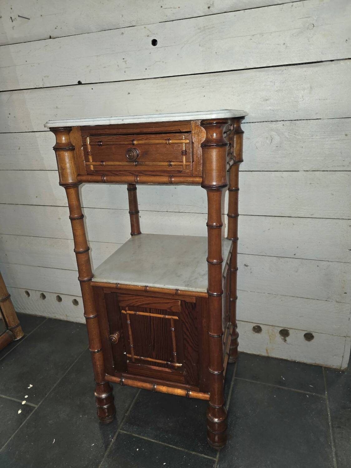 Table de chevet bois bambou du XIXème