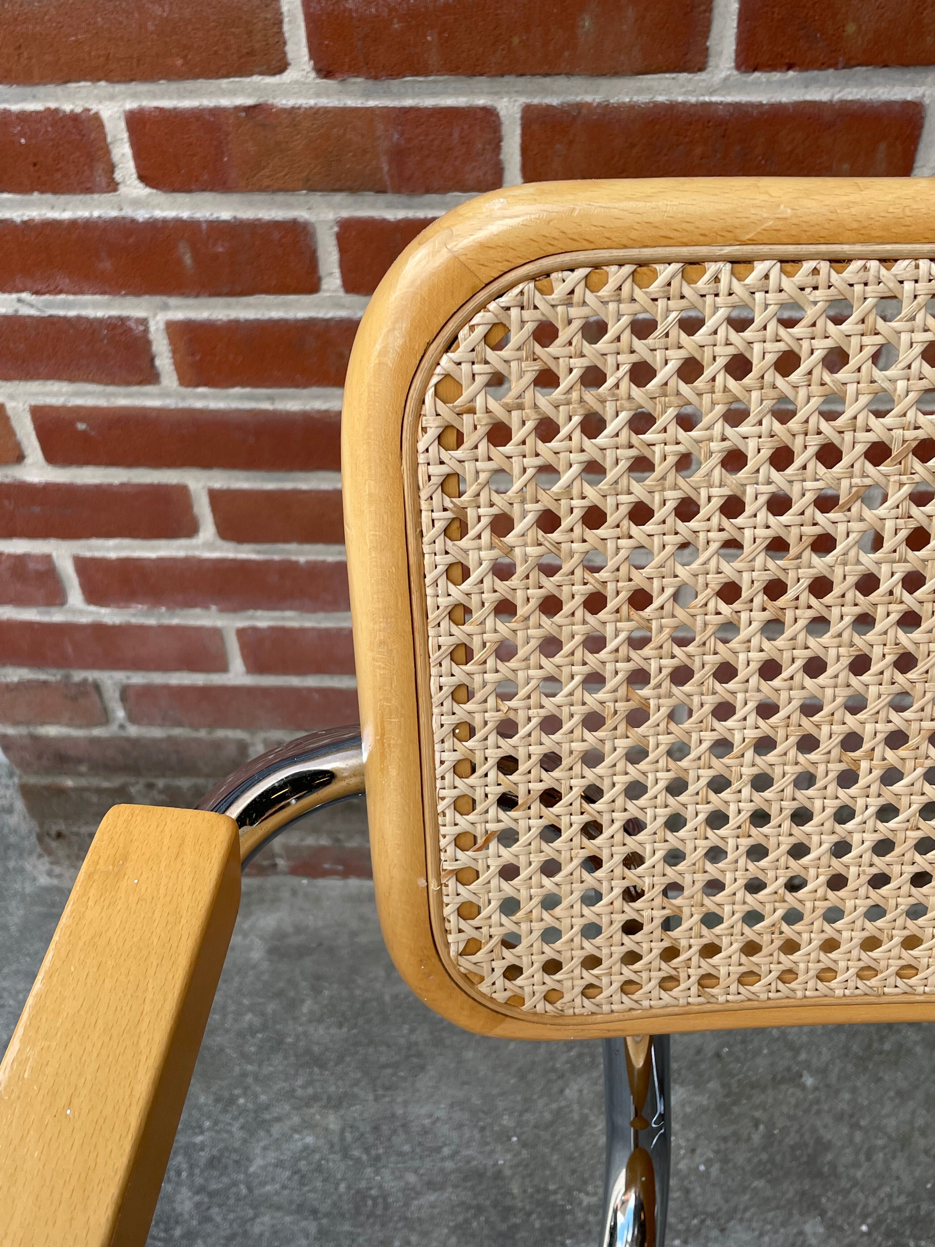 Cesca chair B64 with armrests by Marcel Breuer Design