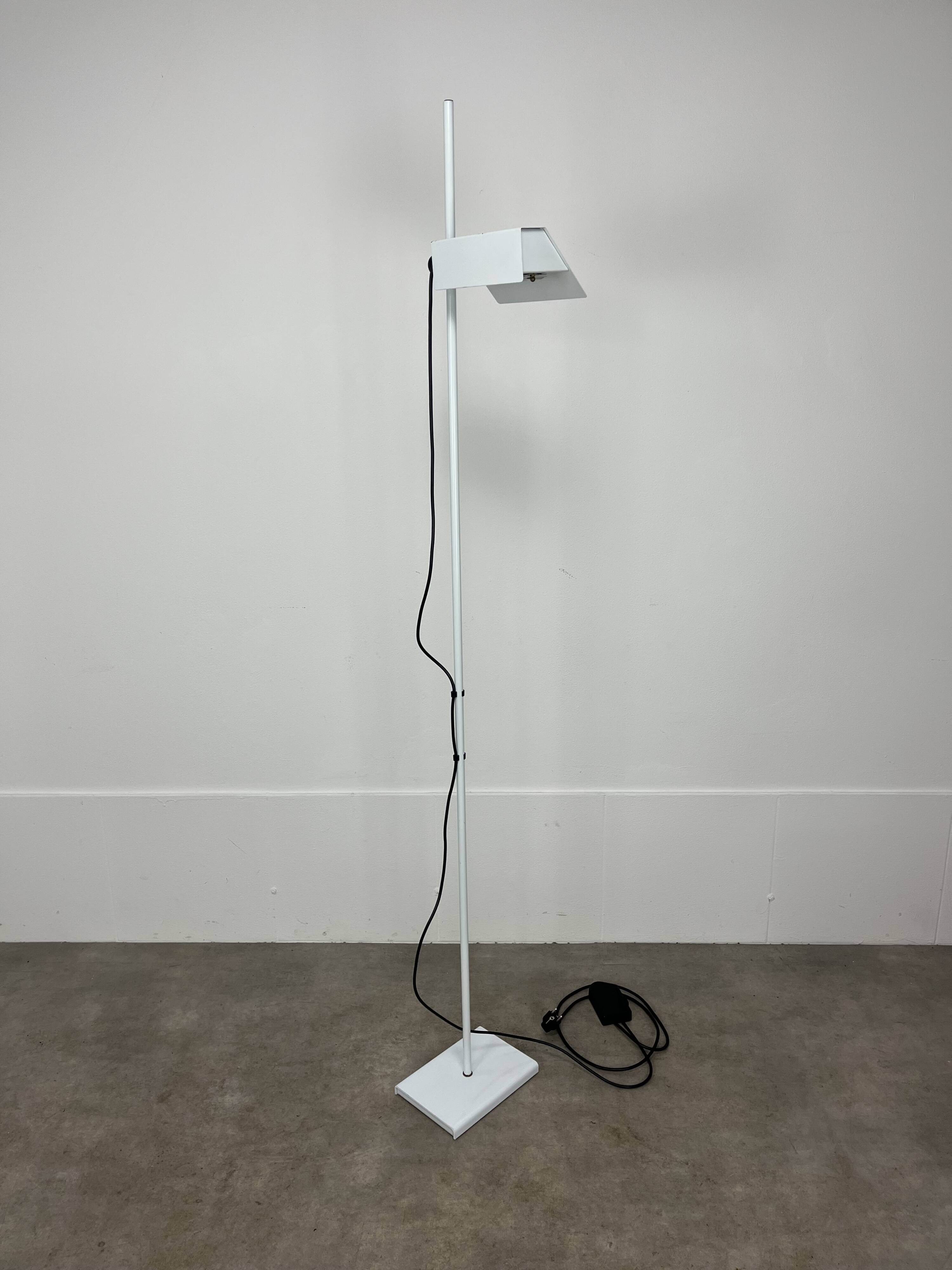 Vintage 70s floor lamp in white metal