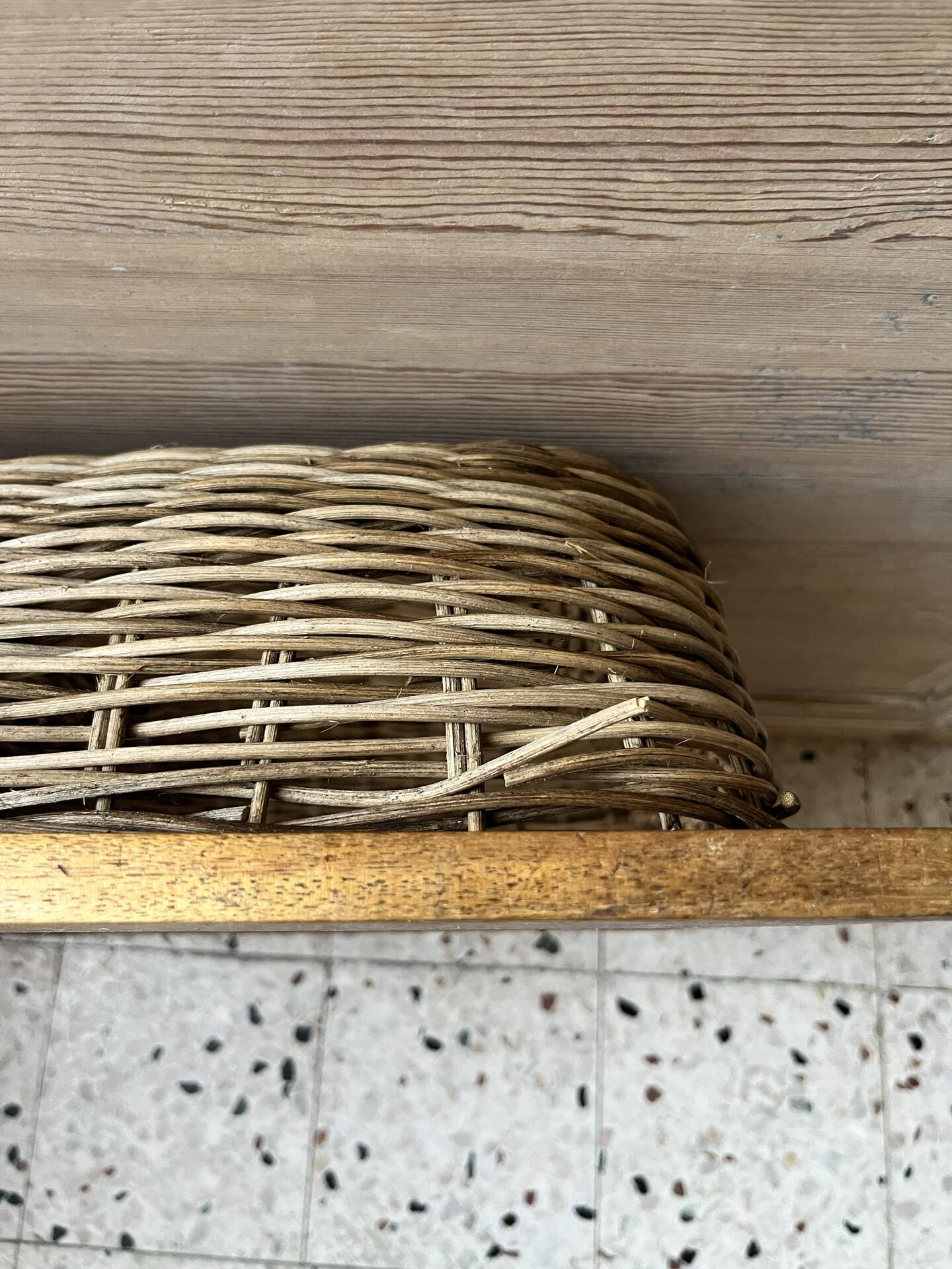 Panier en osier et bois 