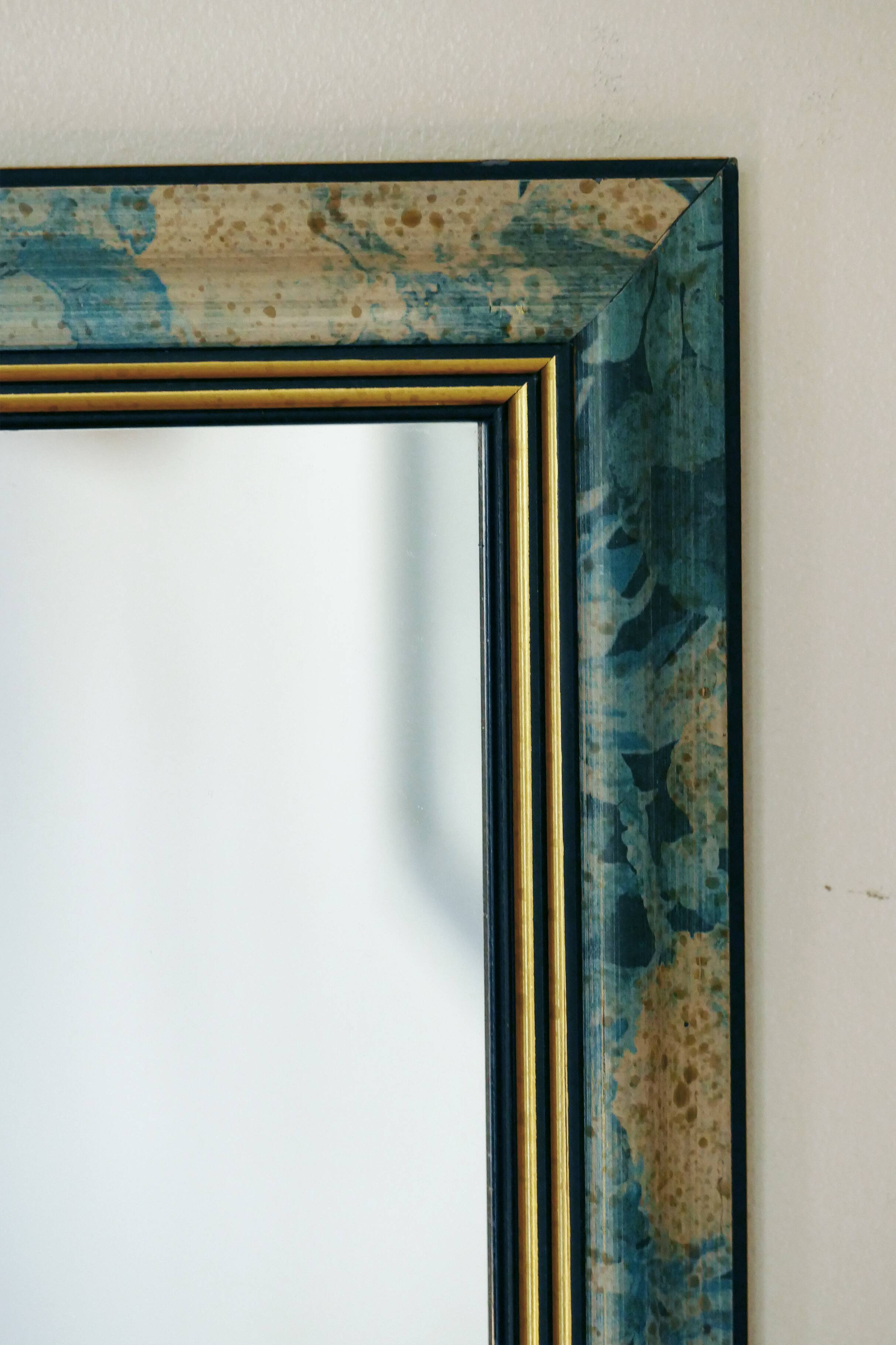 Miroir en bois avec motifs de fleur 31x36cm