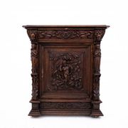 Commode sculptée, France, vers 1840.
