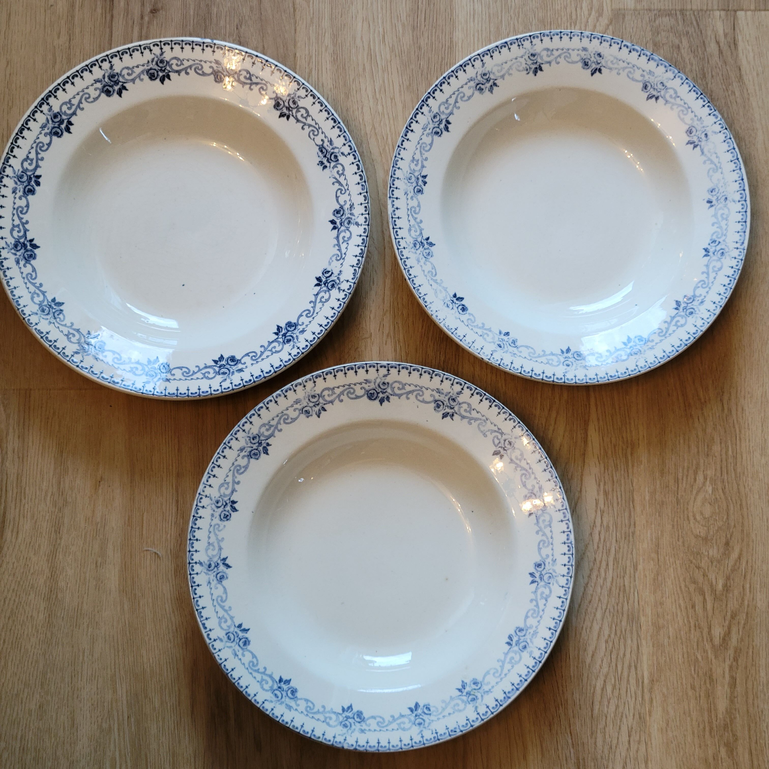 Choisy le Roi Boulenger 3 hollow plates model Parmentier Terre de Fer