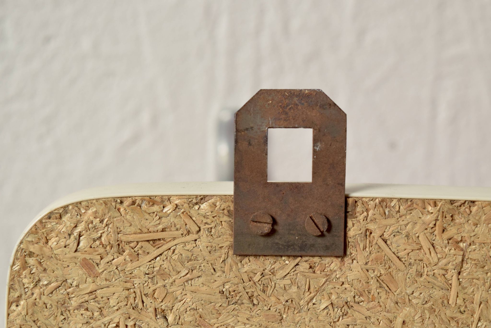 Vintage coat rack in red Formica - triple hook