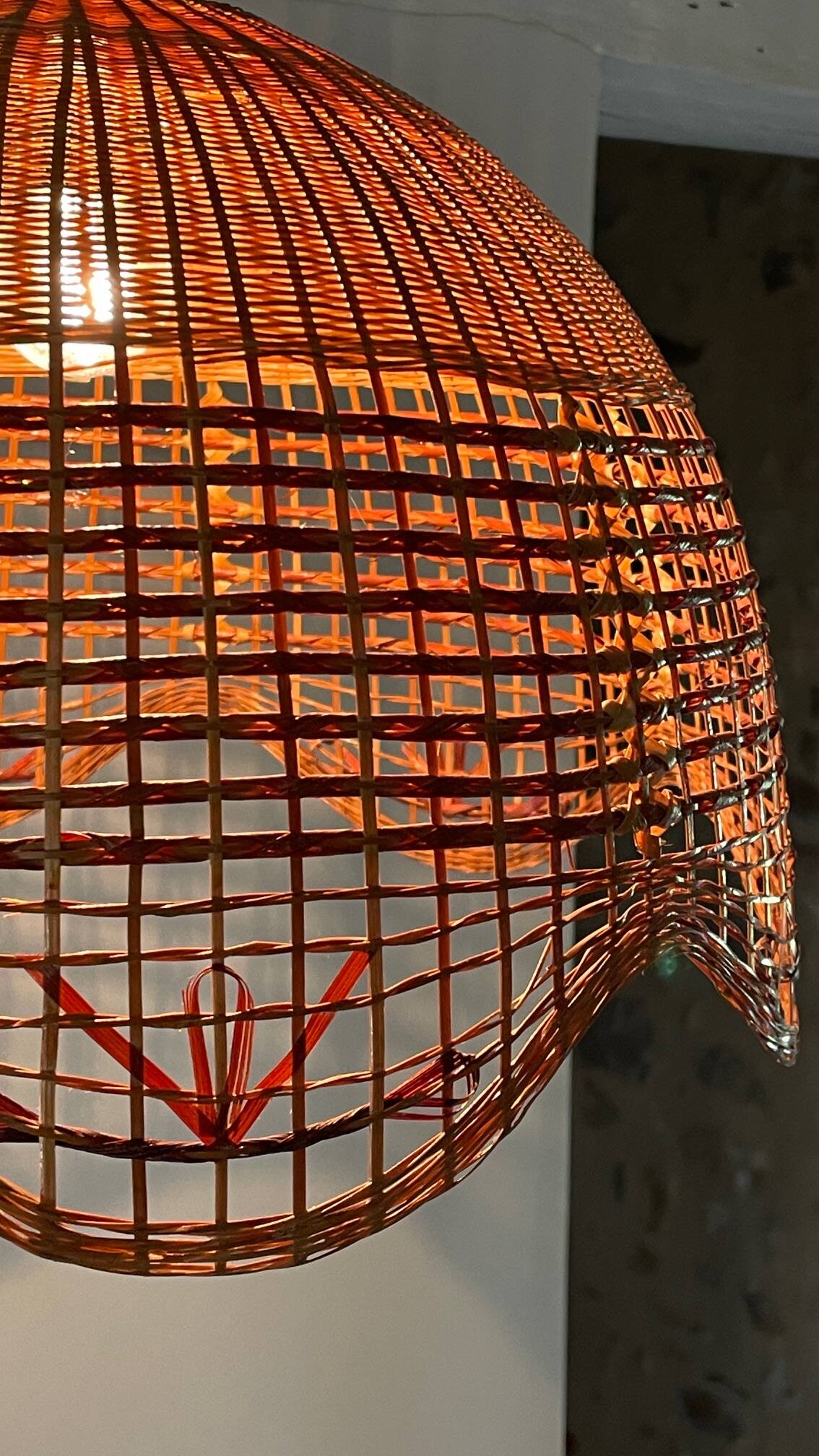 Vintage wicker suspension