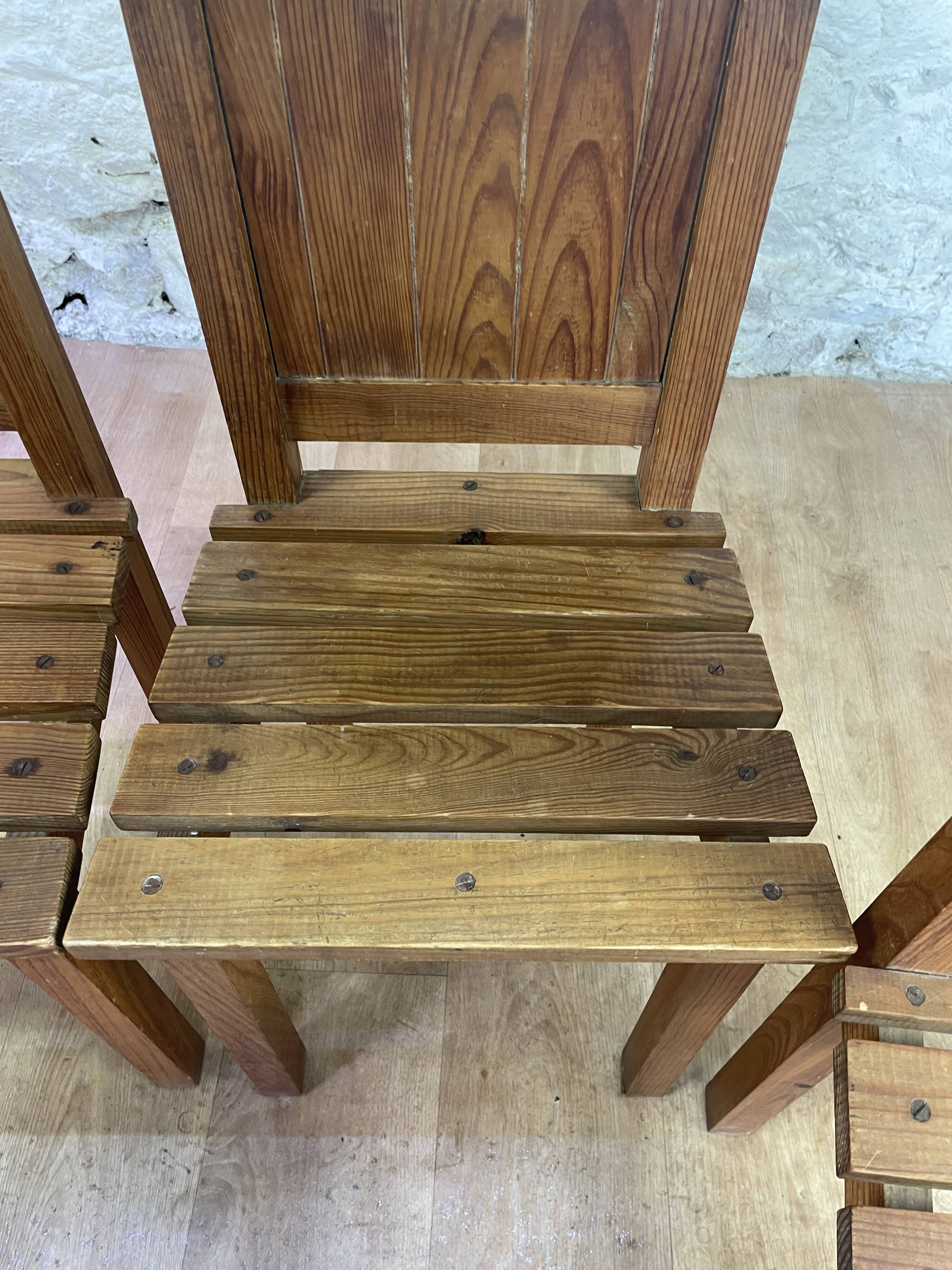 Set of 4 wooden chairs