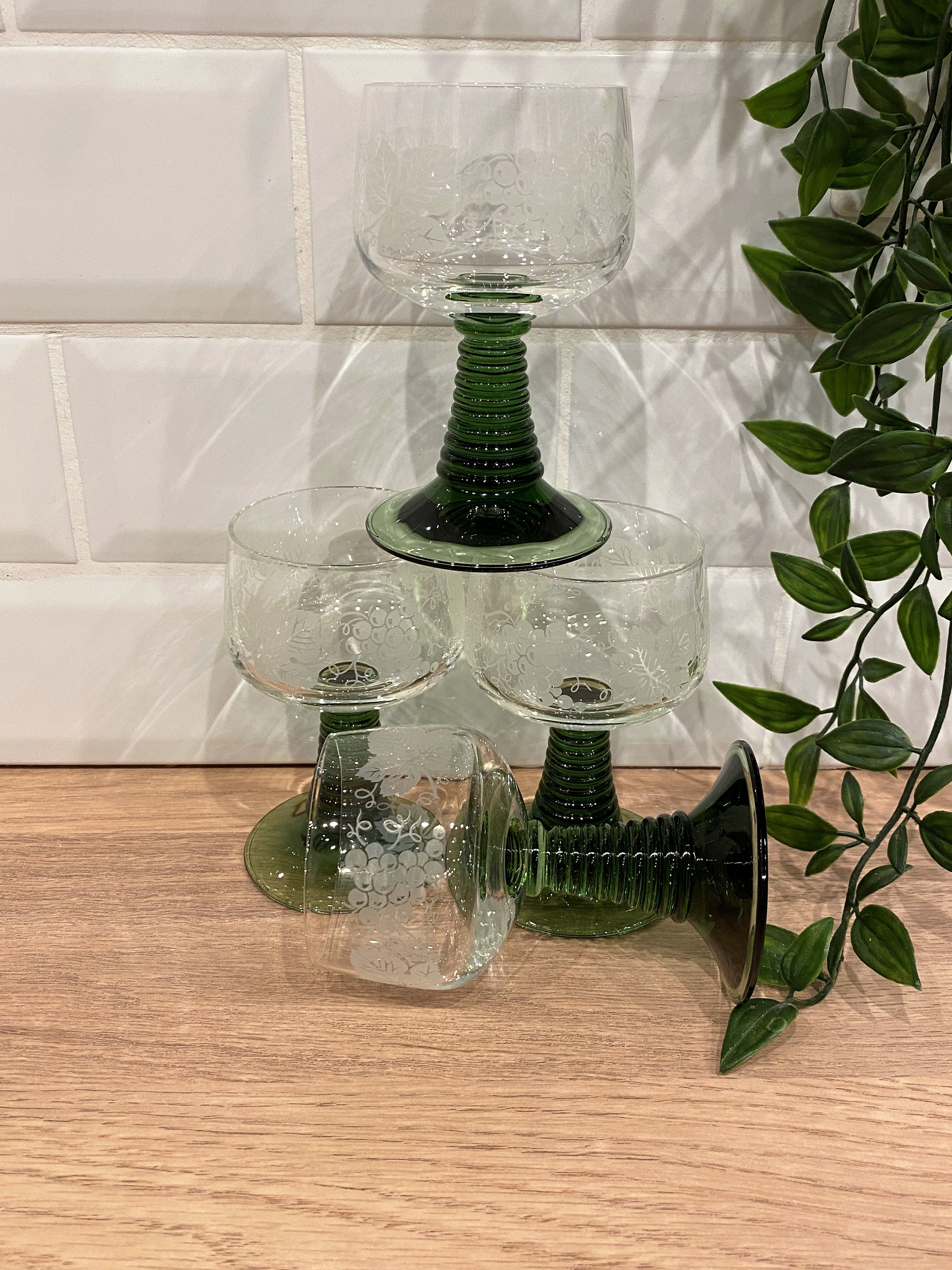 Set of 4 glasses of white wine from Alsace