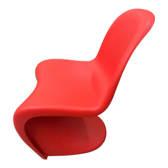 Chair S Verner Panton series vitra in excellent condition Adult model
