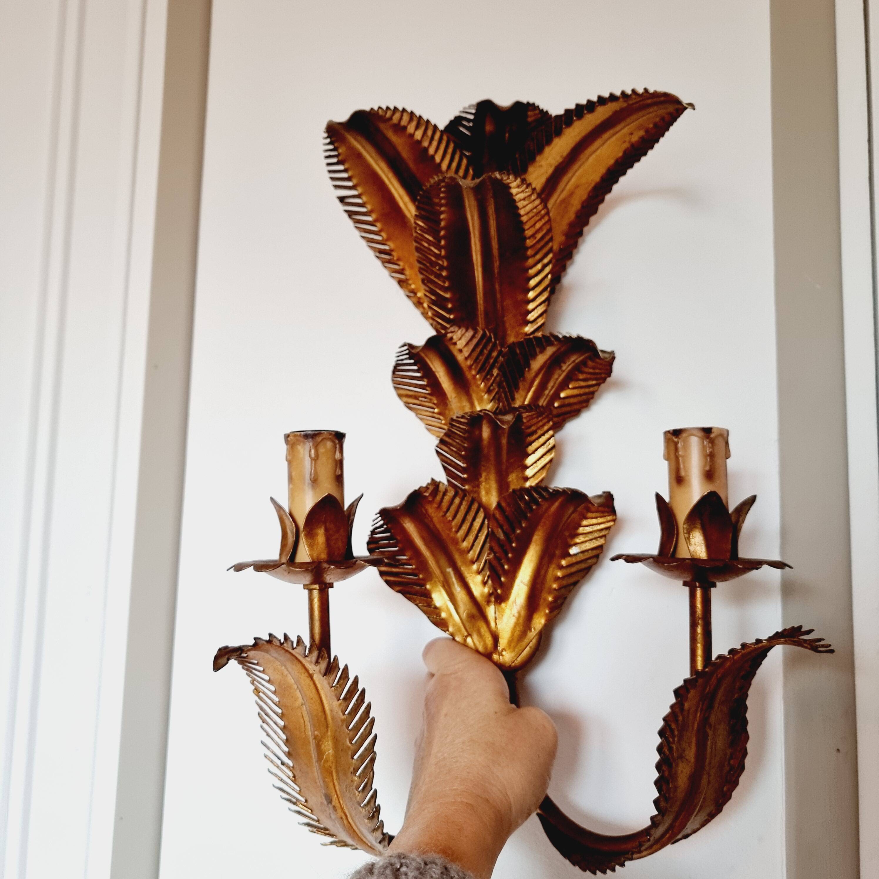 Magnificent Italian Wall Lamp 2 Lights Year 1960 Hoas de Palma Gilt Bronze