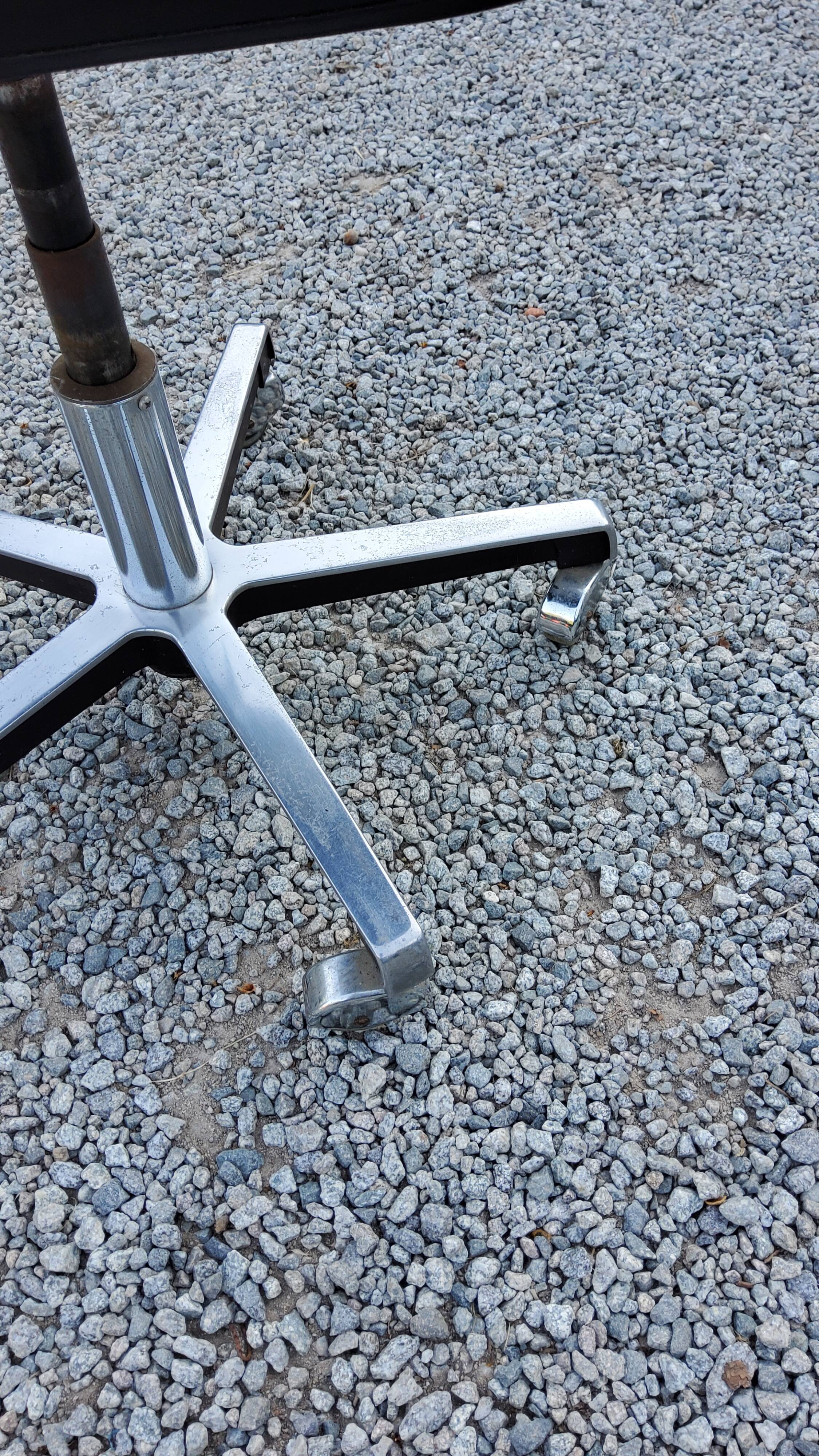 70s swivel office chair and adjustable height