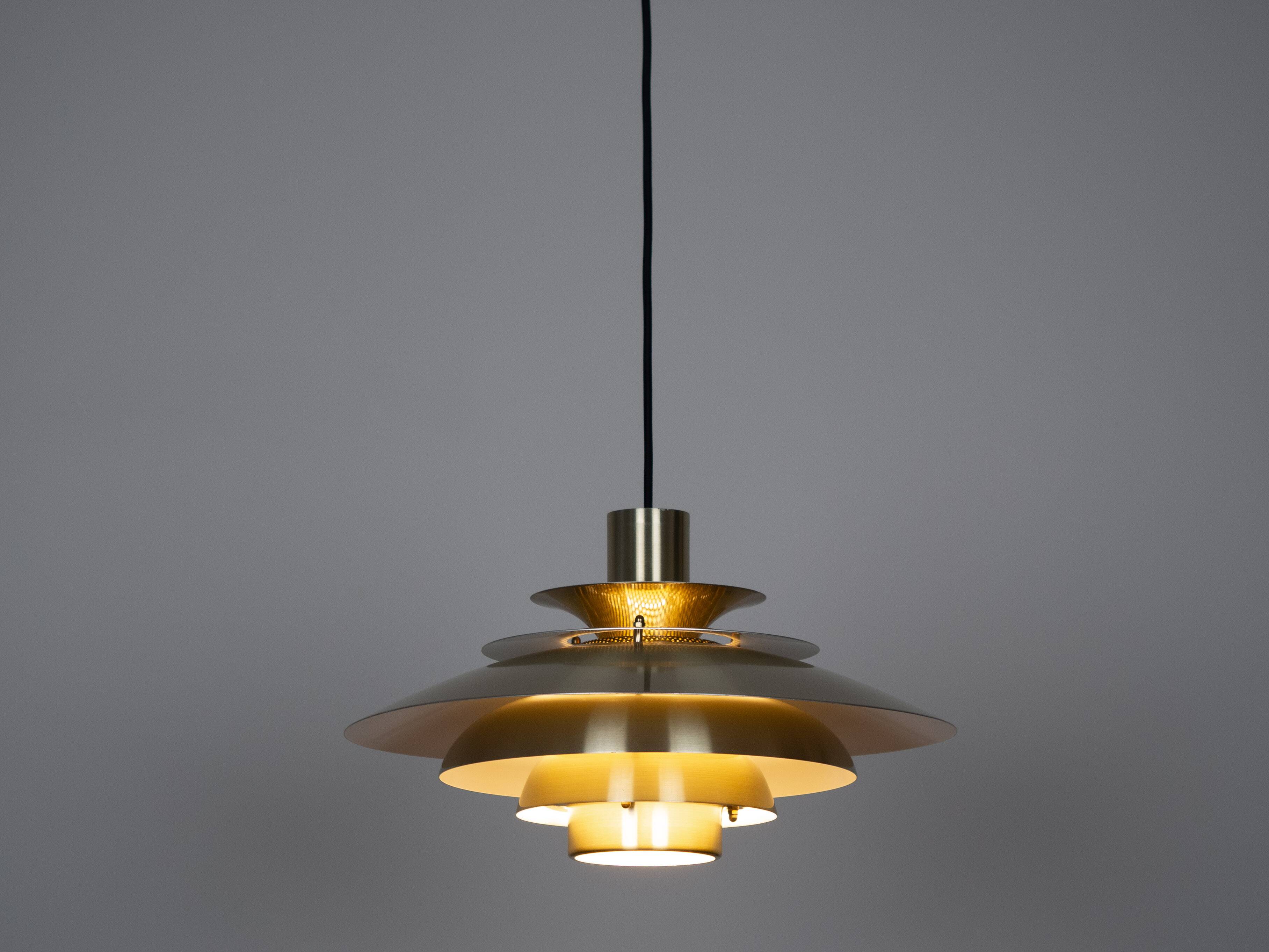 Lampe à suspension vintage danoise Verona par Kurt Wiborg, Jeka, années 1980