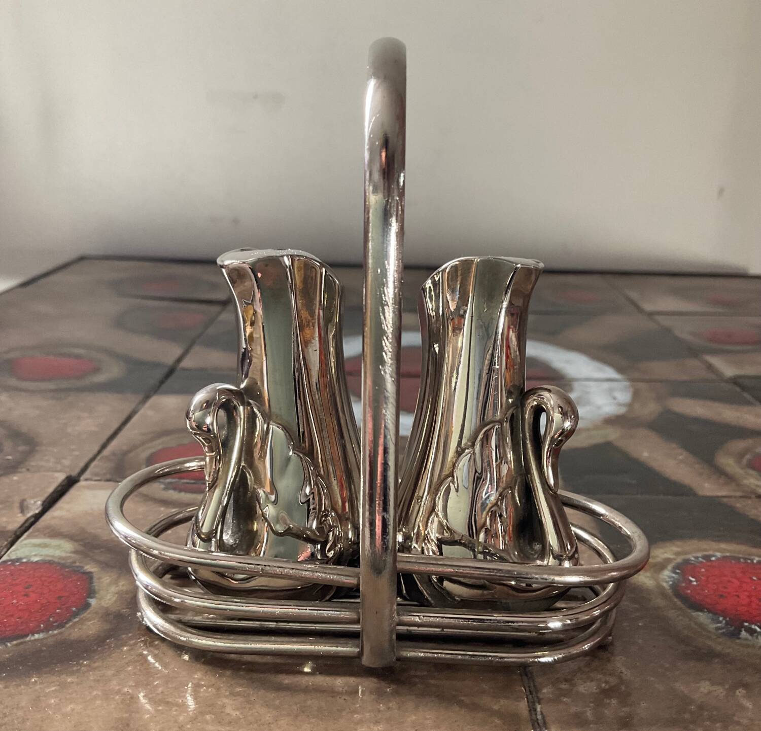 Vintage Swans salt and pepper shaker set in silver metal