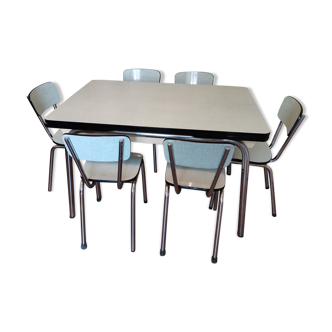 Table et 6 chaises en formica