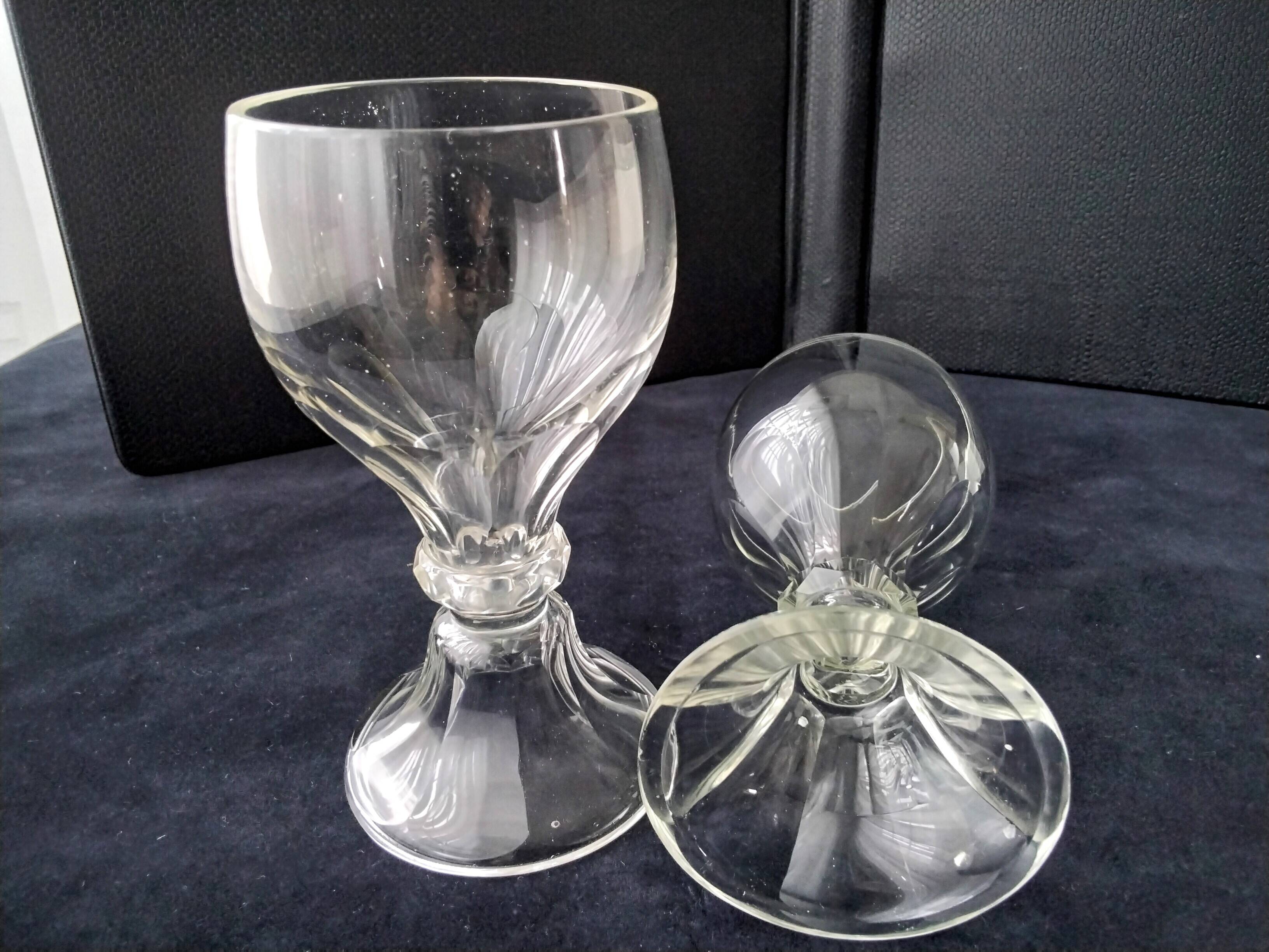 2 old gondola-shaped glasses, flat sides, hollow stem