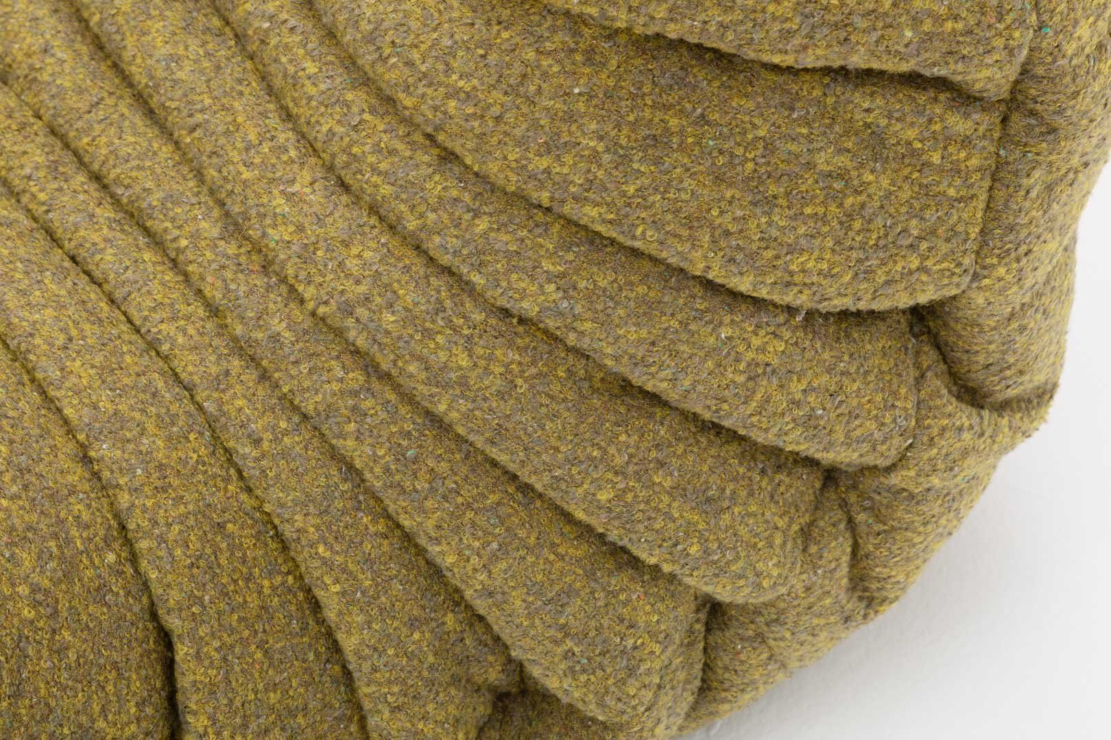 Canapé trois places Togo en bouclé olive par Michel Ducaroy pour Ligne Roset