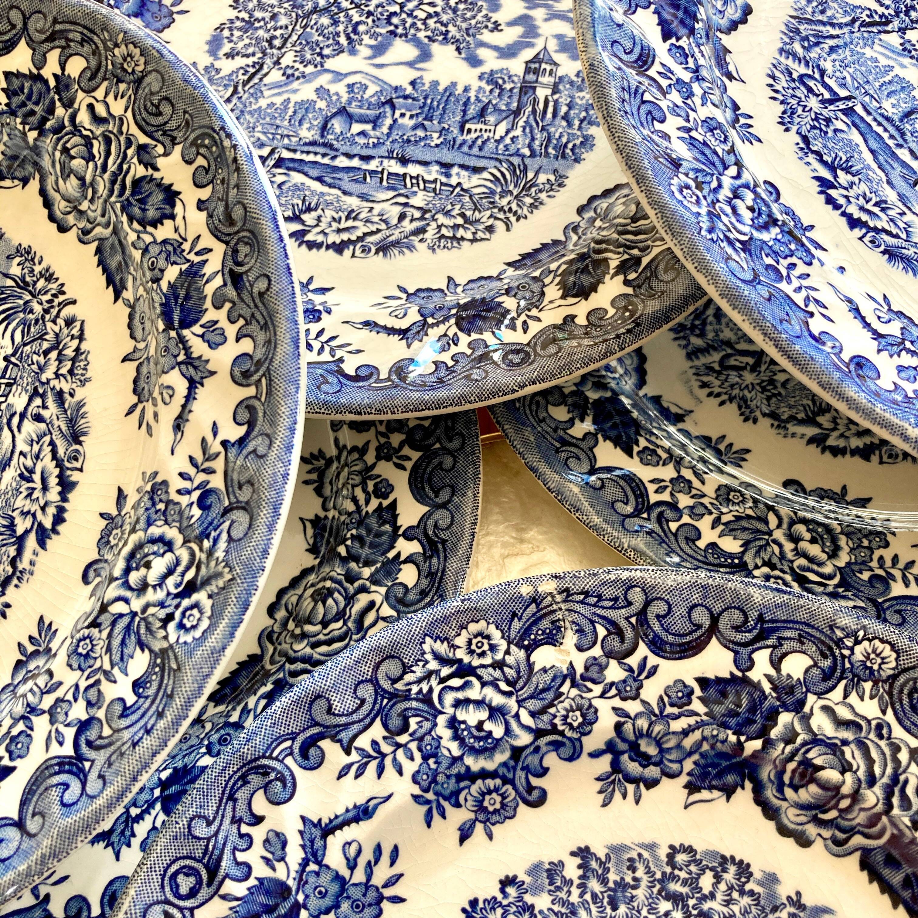 Lot de 12 assiettes à dessert vintage