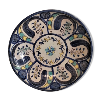 Large oriental ceramic dish. Morocco early twentieth century.