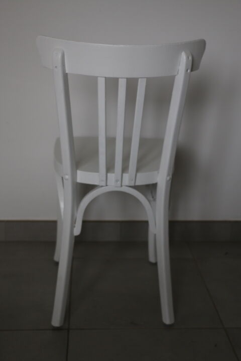 2 chaises Baumann blanches