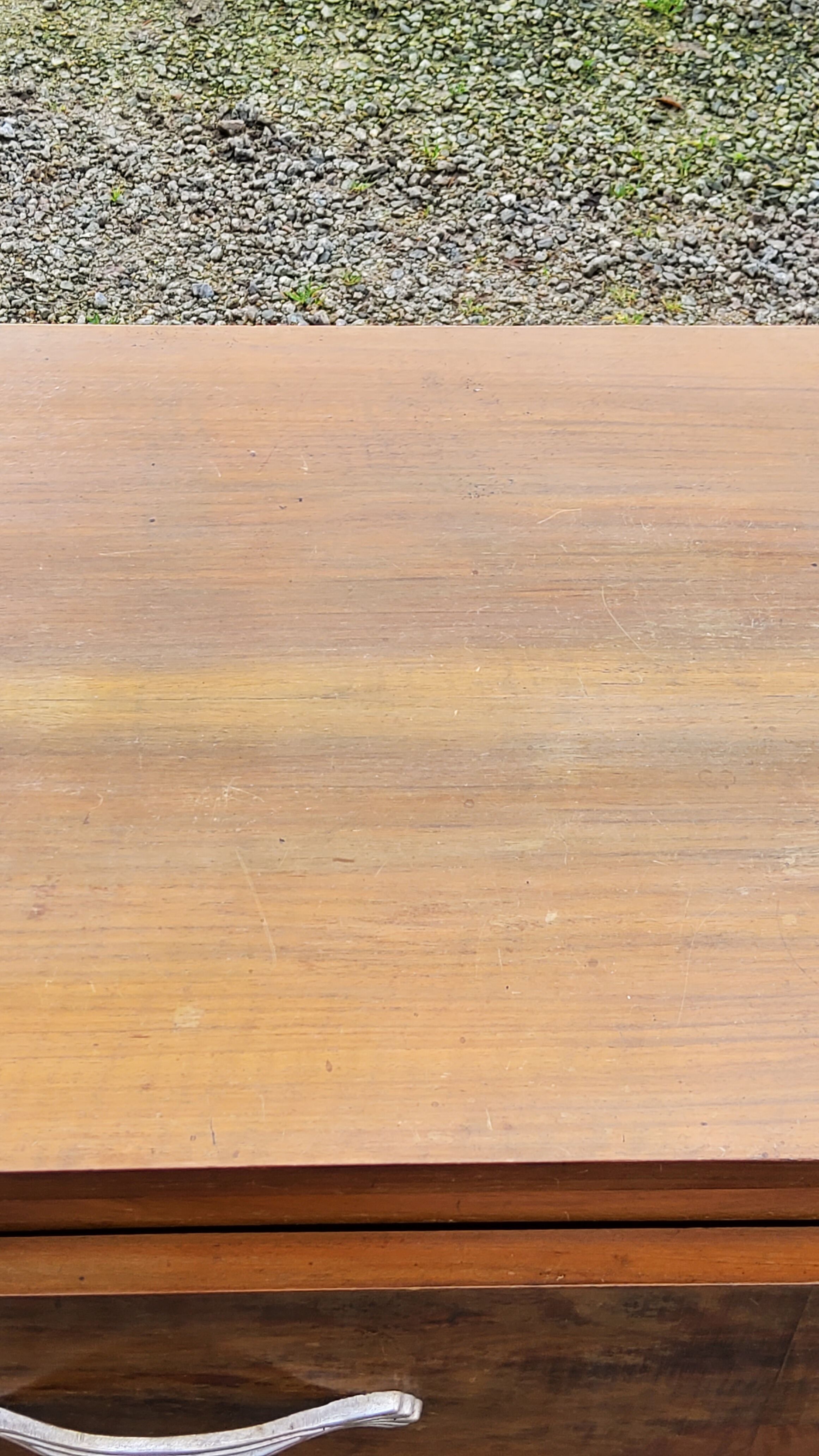 Art Deco chest of drawers from the 30s-40s in walnut 3 drawers