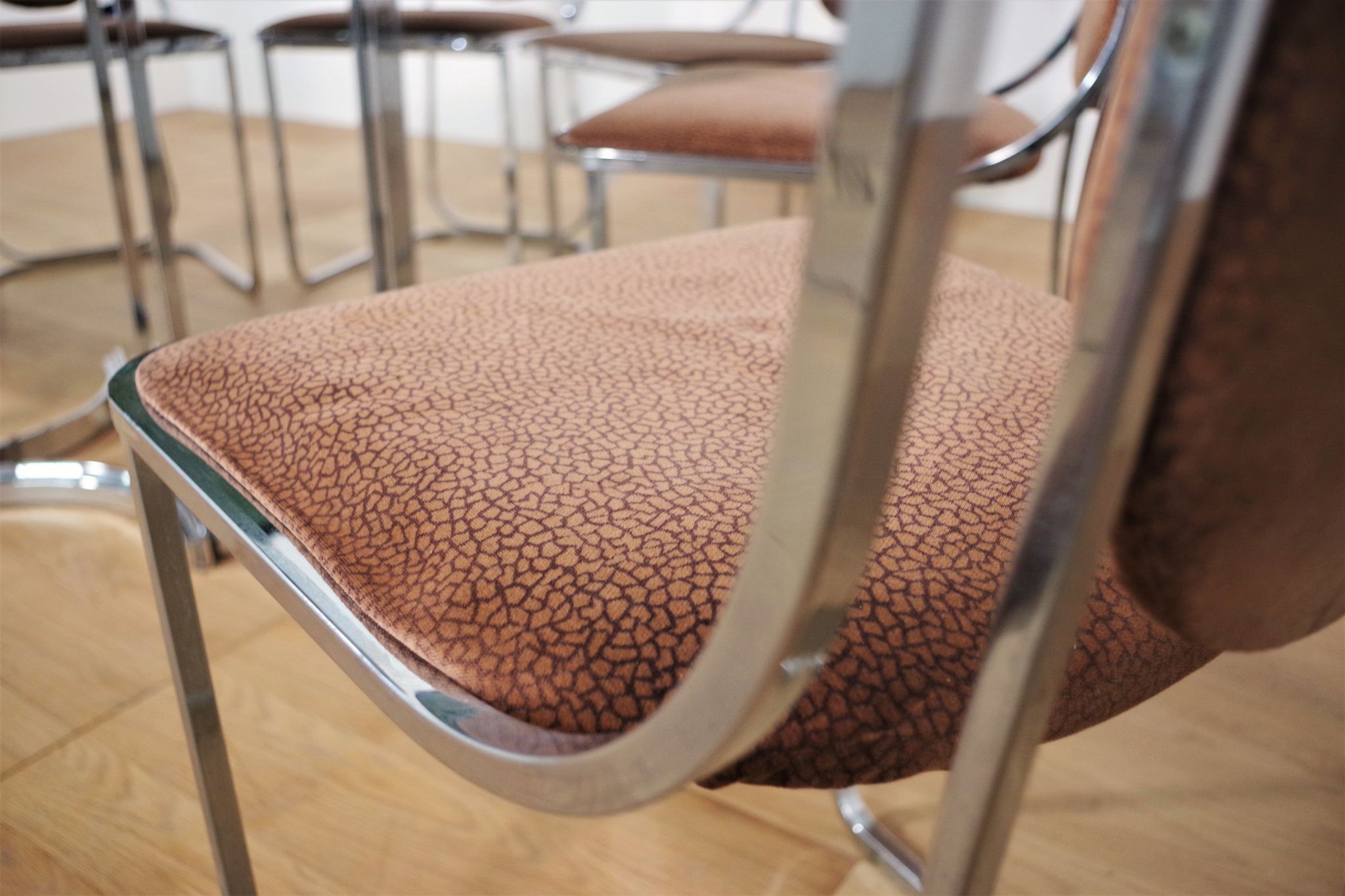 Dining room table and 6 chairs by Alessandro Alpizzi, 1970s, Set of 7