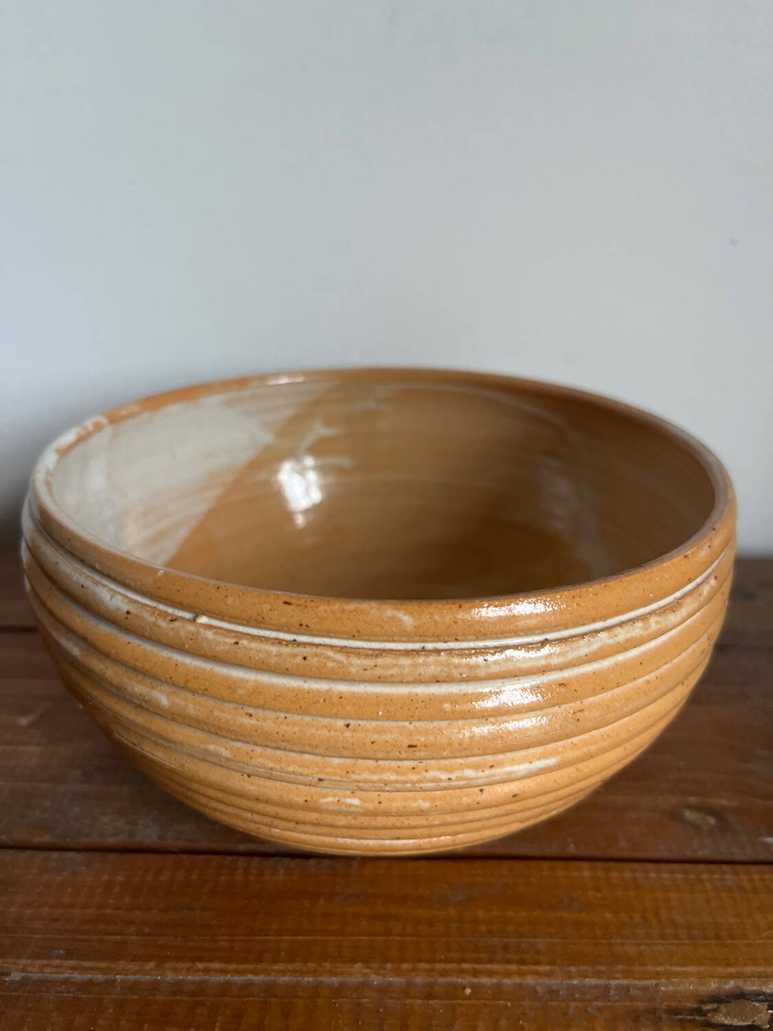 Stoneware salad bowl