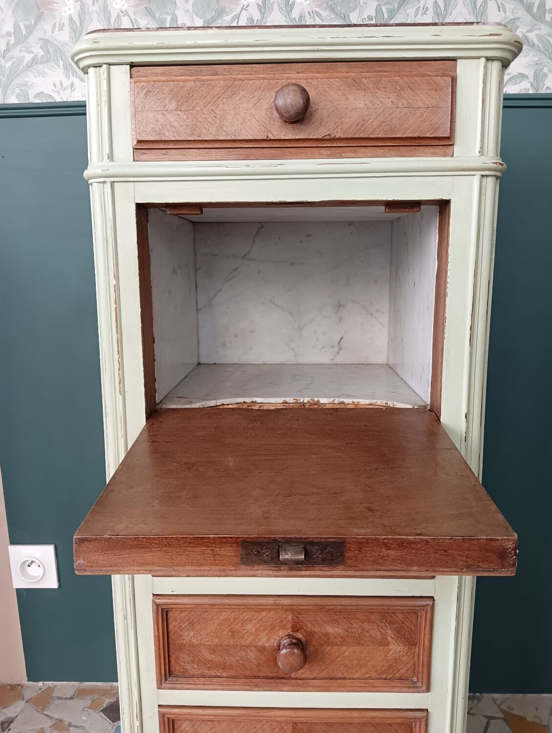 Chiffonnier revisited in almond green