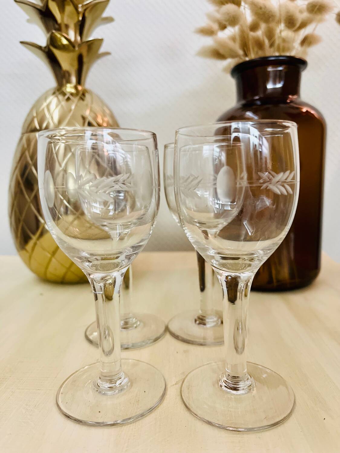 Set of 4 vintage wine or liquor glasses