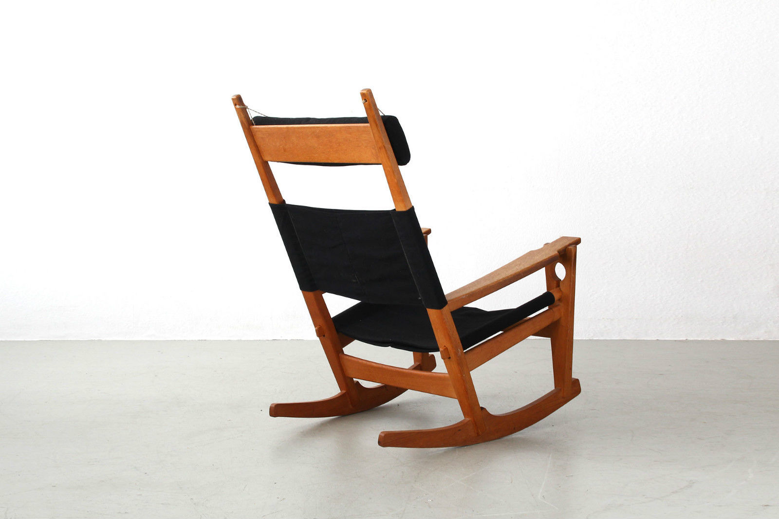 Keyhole by Hans Wegner