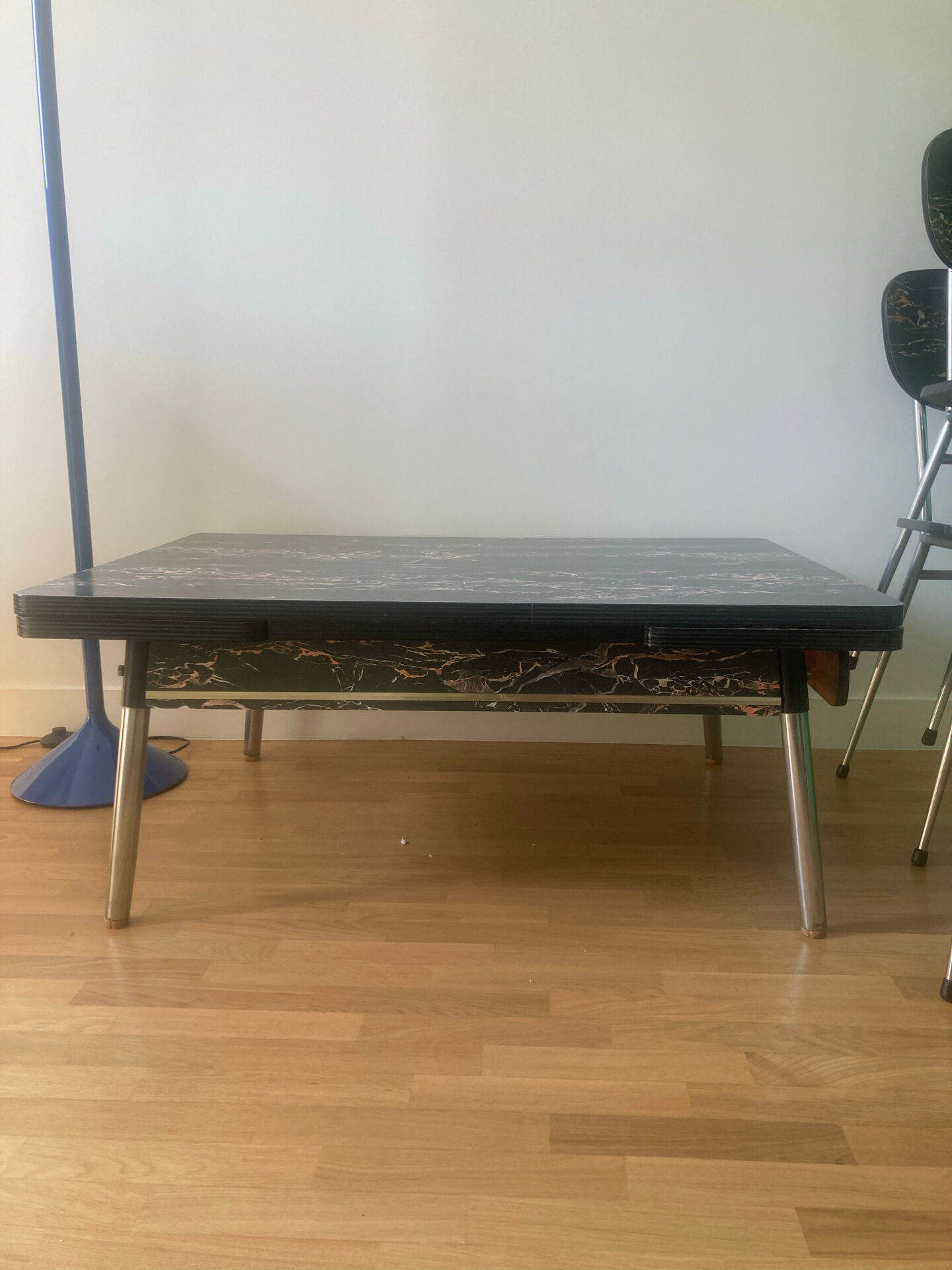 4 chairs and marble effect Formica coffee table