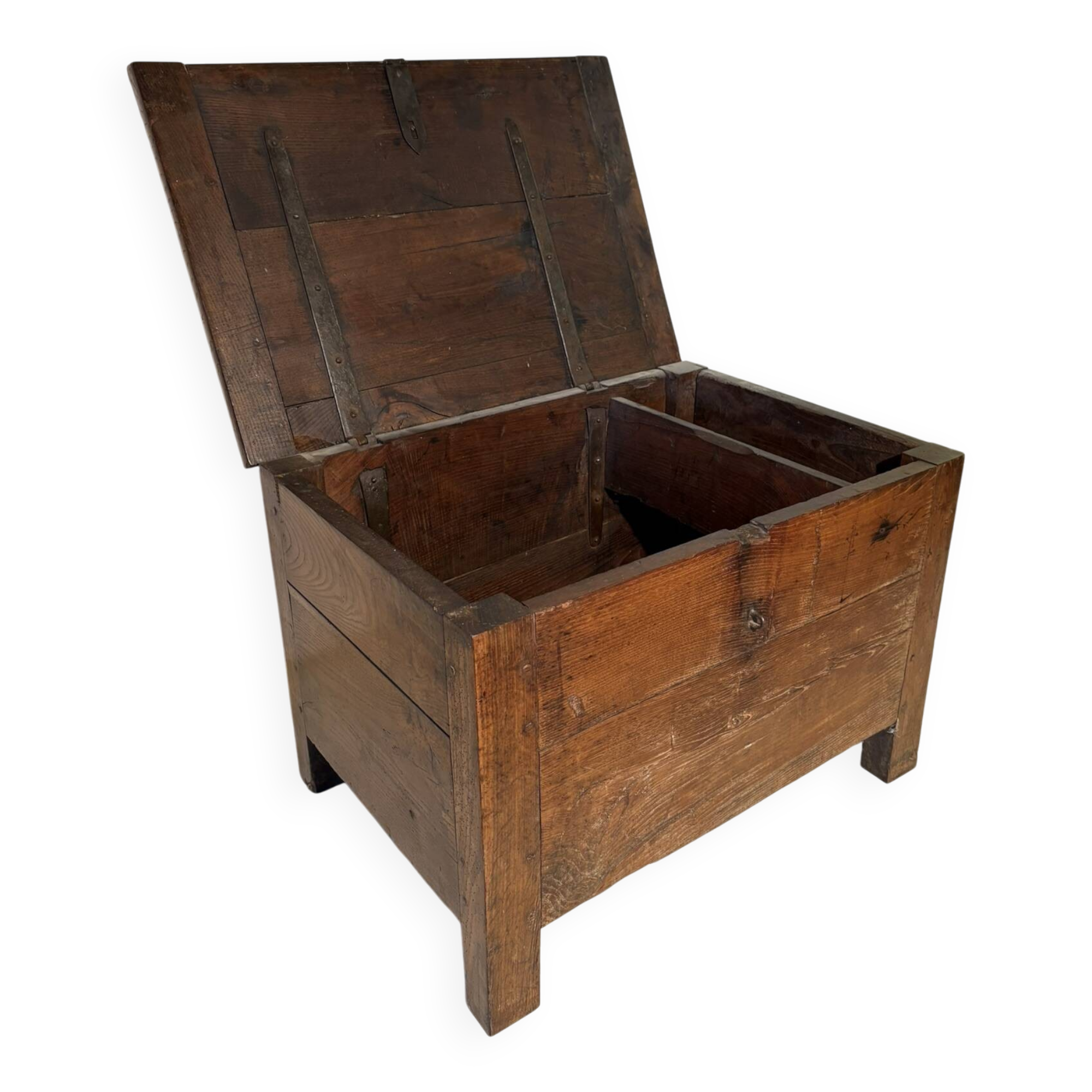 Rustic chest in old wood, original fittings