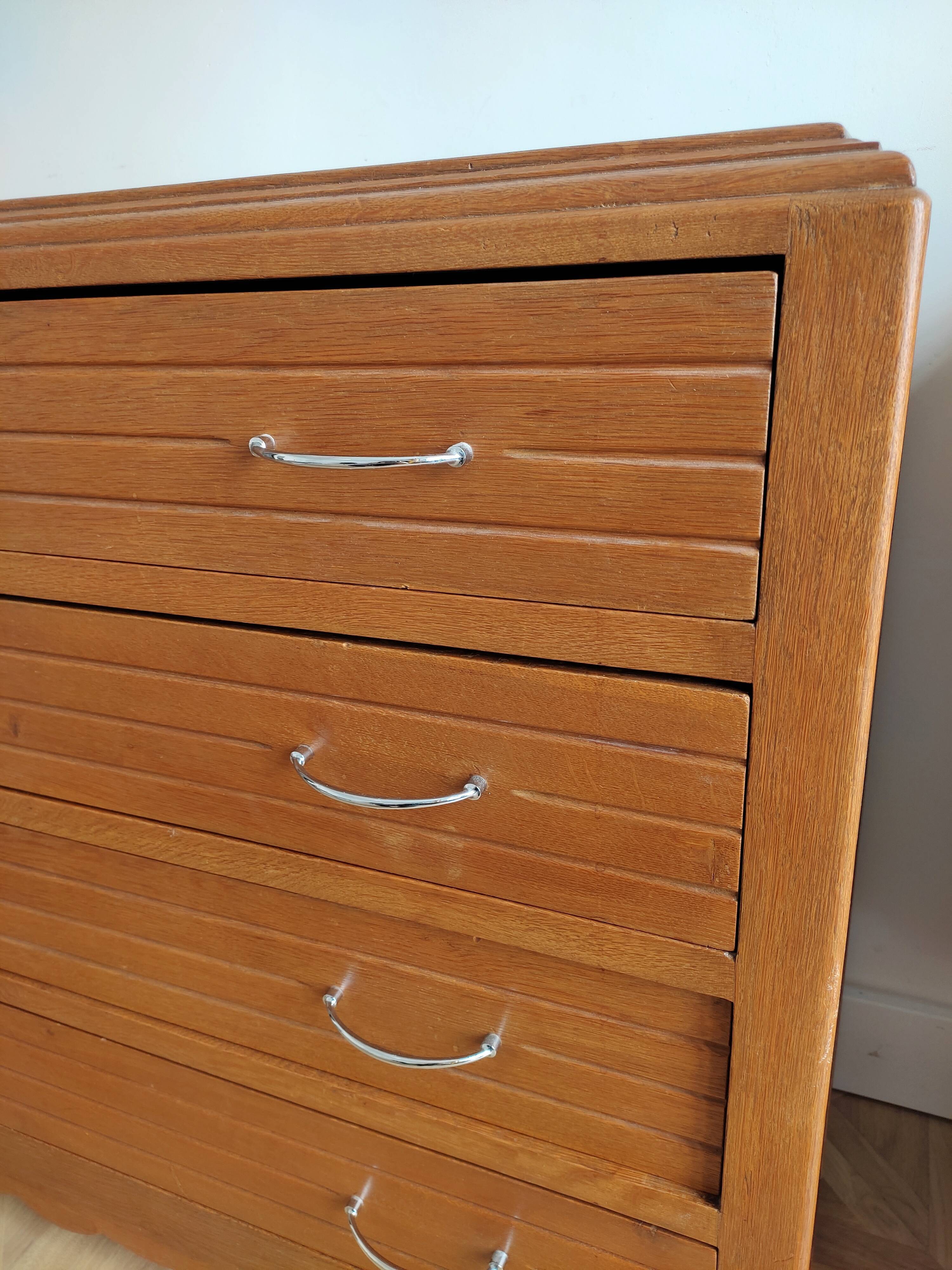 Commode en bois vintage